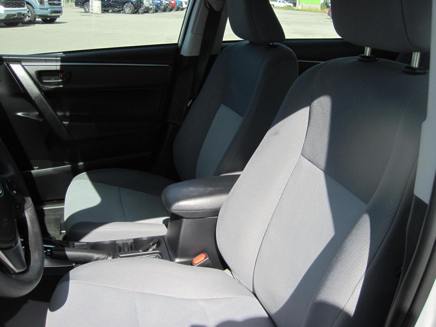 2016 silver /gray Toyota Corolla (2T1BURHE1GC) , 6-Speed Automatic transmission, located at 9530 Old Seward Highway, Anchorage, AK, 99515, (907) 349-3343, 61.134140, -149.865570 - Photo#8