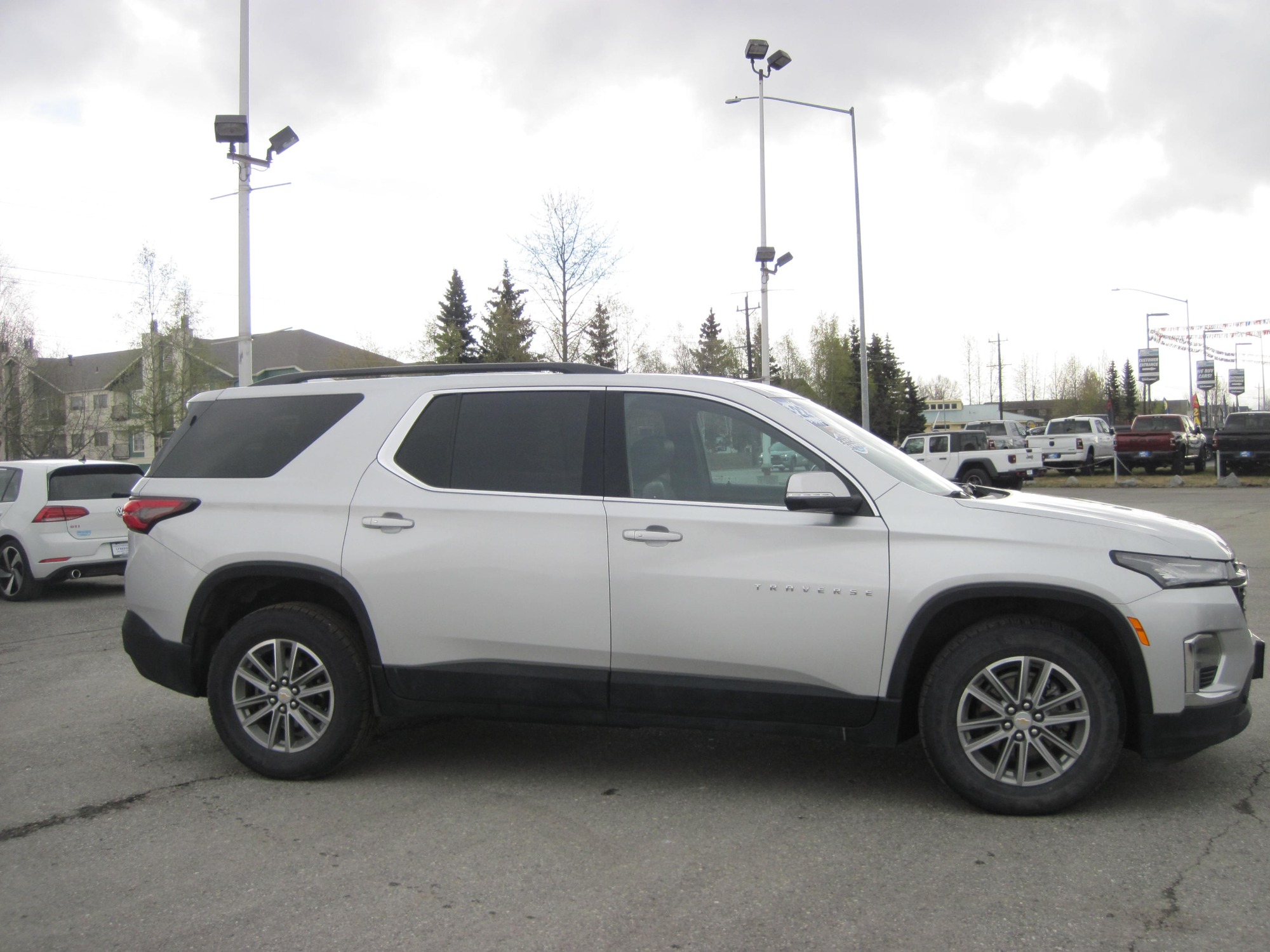 2022 Chevrolet Traverse photo 3