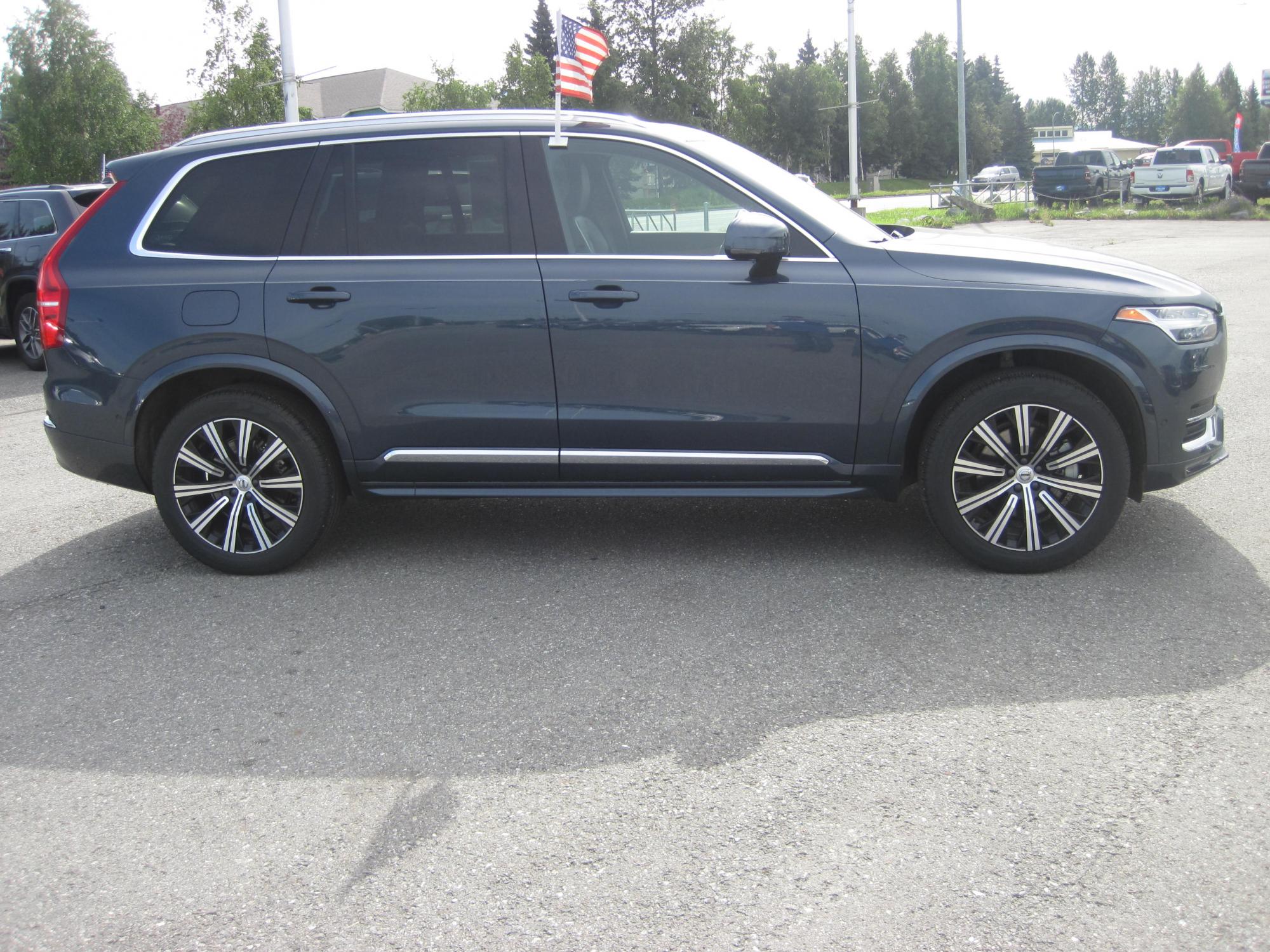 2023 Volvo XC90 photo 2