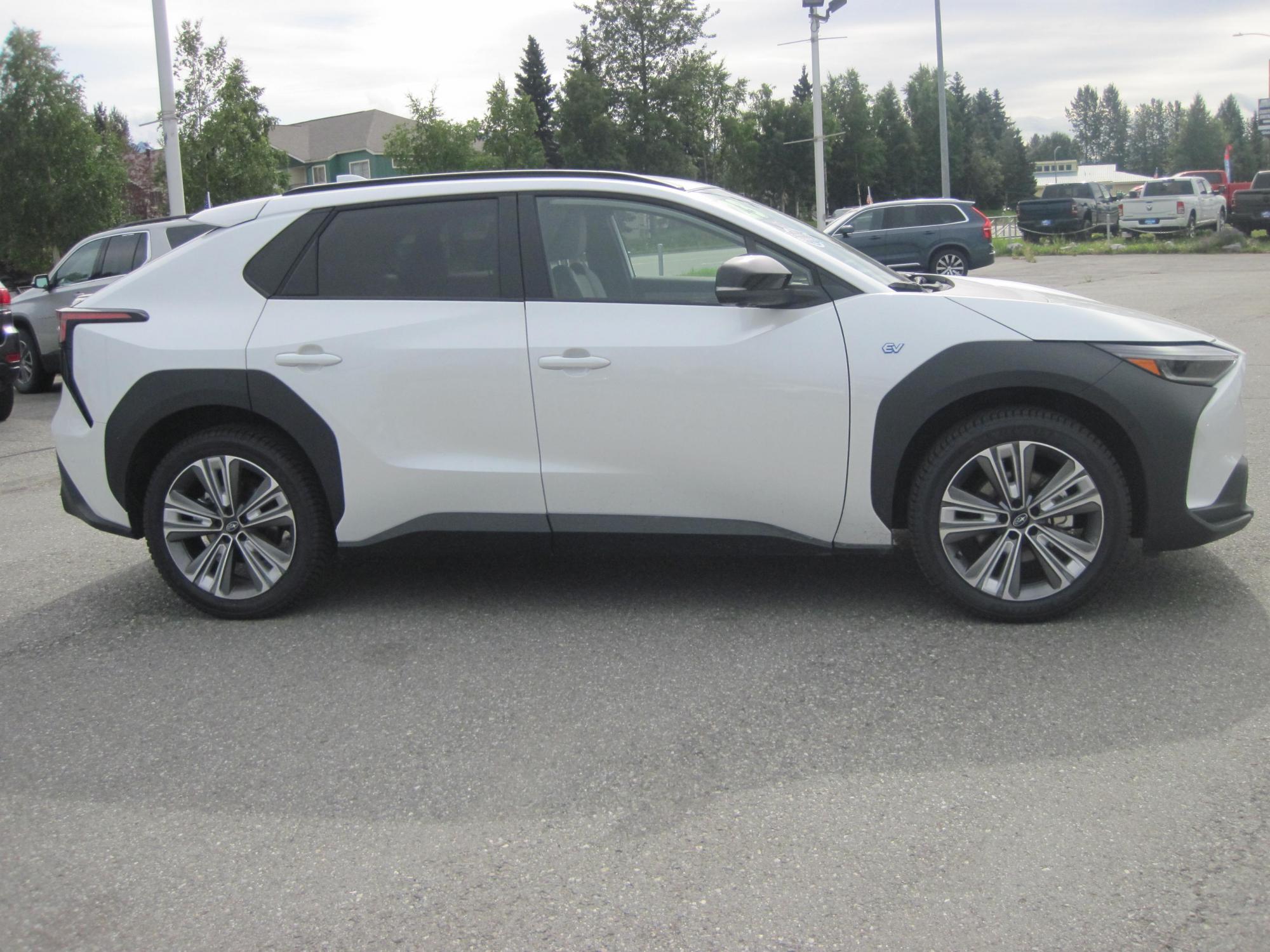 2023 Subaru Solterra Limited photo 3