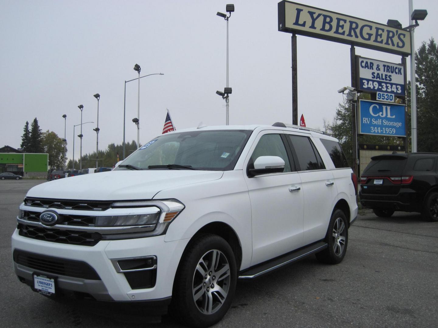 2022 /black Ford Expedition Limited 4WD (1FMJU2AT2NE) with an 3.5L V6 DOHC 24V FFV engine, 6A transmission, located at 9530 Old Seward Highway, Anchorage, AK, 99515, (907) 349-3343, 61.134140, -149.865570 - Photo#0