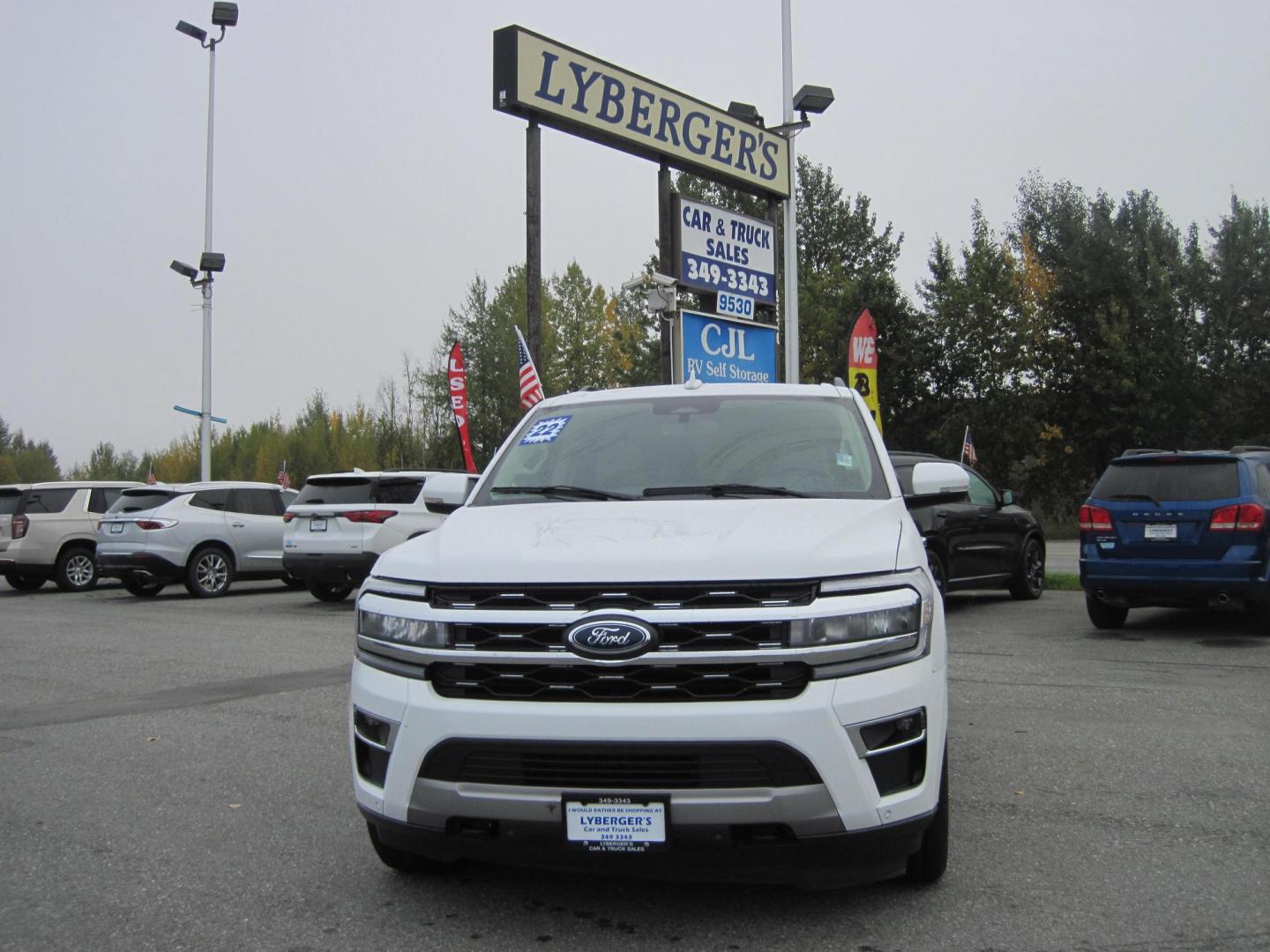 2022 /black Ford Expedition Limited 4WD (1FMJU2AT2NE) with an 3.5L V6 DOHC 24V FFV engine, 6A transmission, located at 9530 Old Seward Highway, Anchorage, AK, 99515, (907) 349-3343, 61.134140, -149.865570 - Photo#1