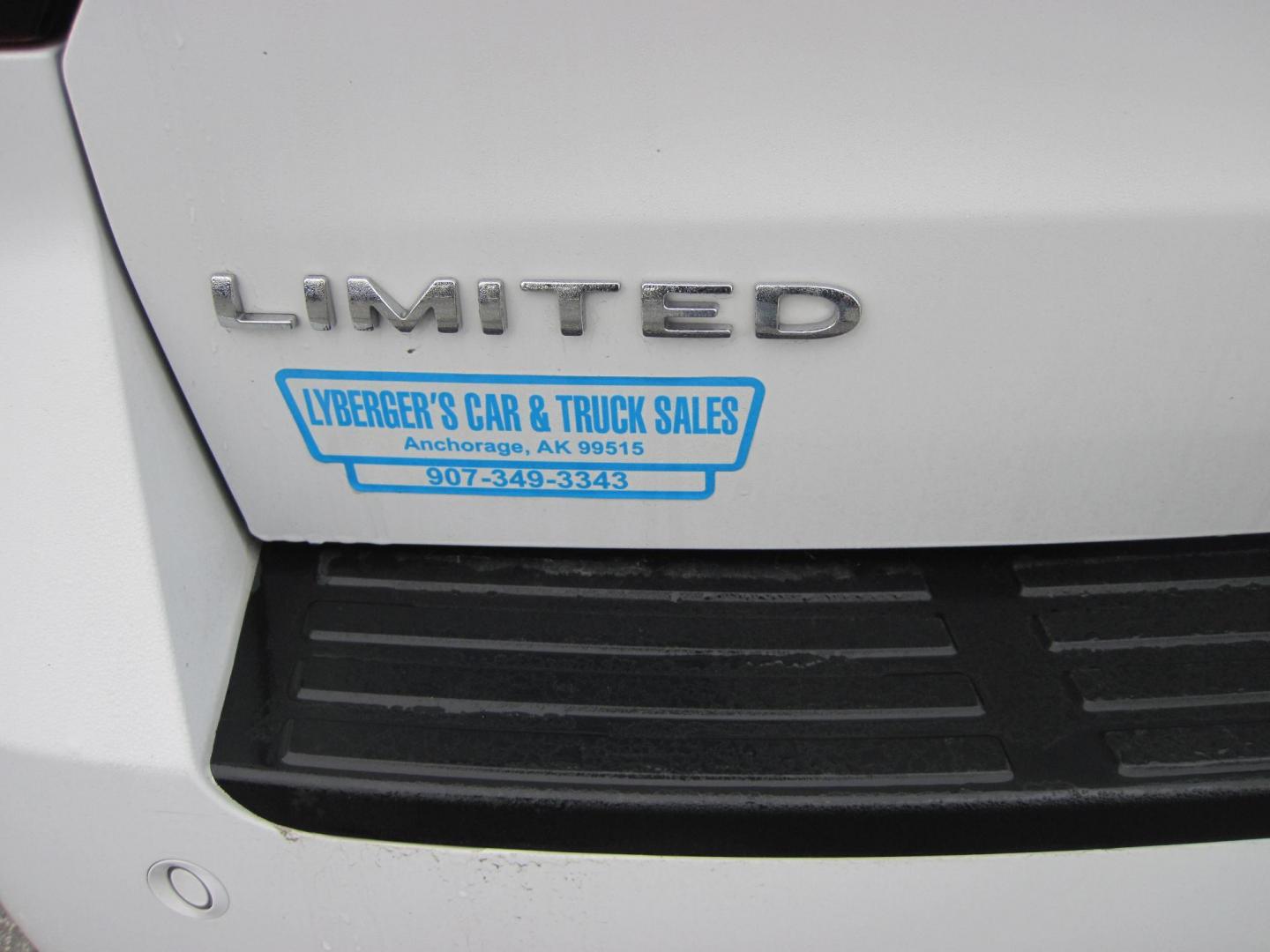 2022 /black Ford Expedition Limited 4WD (1FMJU2AT2NE) with an 3.5L V6 DOHC 24V FFV engine, 6A transmission, located at 9530 Old Seward Highway, Anchorage, AK, 99515, (907) 349-3343, 61.134140, -149.865570 - Photo#3