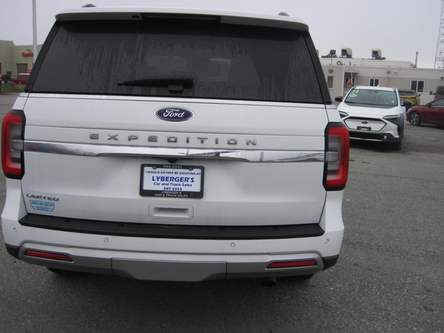 2022 /black Ford Expedition Limited 4WD (1FMJU2AT2NE) with an 3.5L V6 DOHC 24V FFV engine, 6A transmission, located at 9530 Old Seward Highway, Anchorage, AK, 99515, (907) 349-3343, 61.134140, -149.865570 - Photo#5