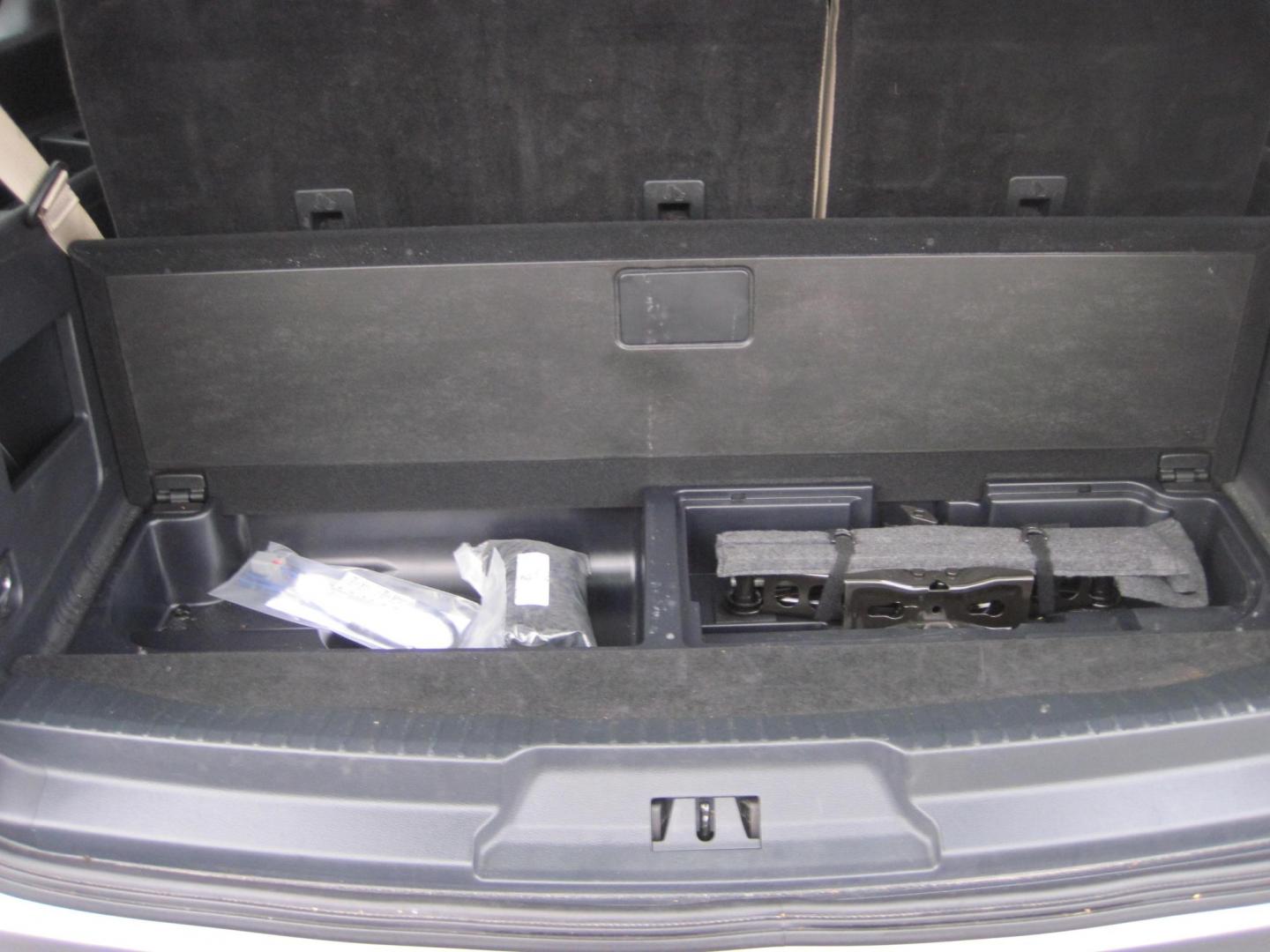 2022 /black Ford Expedition Limited 4WD (1FMJU2AT2NE) with an 3.5L V6 DOHC 24V FFV engine, 6A transmission, located at 9530 Old Seward Highway, Anchorage, AK, 99515, (907) 349-3343, 61.134140, -149.865570 - Photo#7