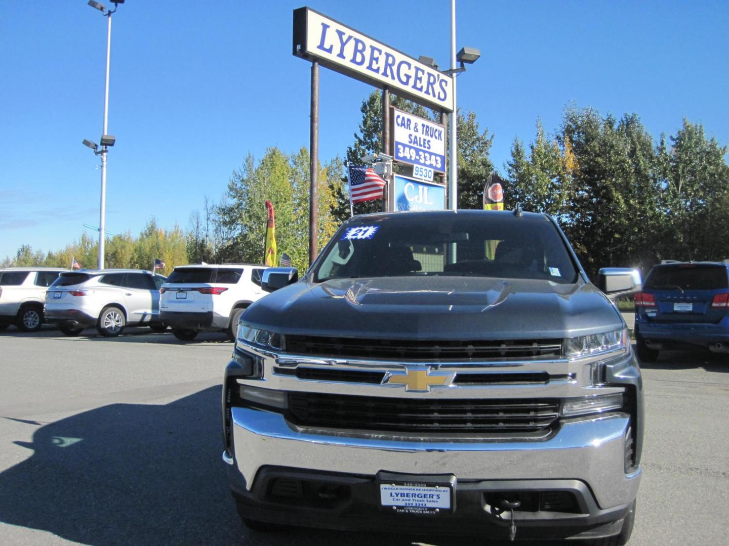 2021 gray /gray Chevrolet Silverado 1500 LT Crew Cab 4WD (1GCUYDED5MZ) with an 5.3L V8 OHV 16V engine, 6A transmission, located at 9530 Old Seward Highway, Anchorage, AK, 99515, (907) 349-3343, 61.134140, -149.865570 - Nice Chevrolet Silverado come take a test drive. - Photo#1