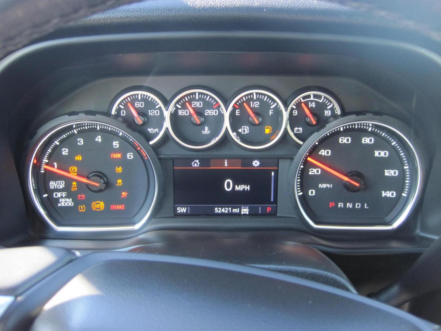 2021 gray /gray Chevrolet Silverado 1500 LT Crew Cab 4WD (1GCUYDED5MZ) with an 5.3L V8 OHV 16V engine, 6A transmission, located at 9530 Old Seward Highway, Anchorage, AK, 99515, (907) 349-3343, 61.134140, -149.865570 - Nice Chevrolet Silverado come take a test drive. - Photo#10