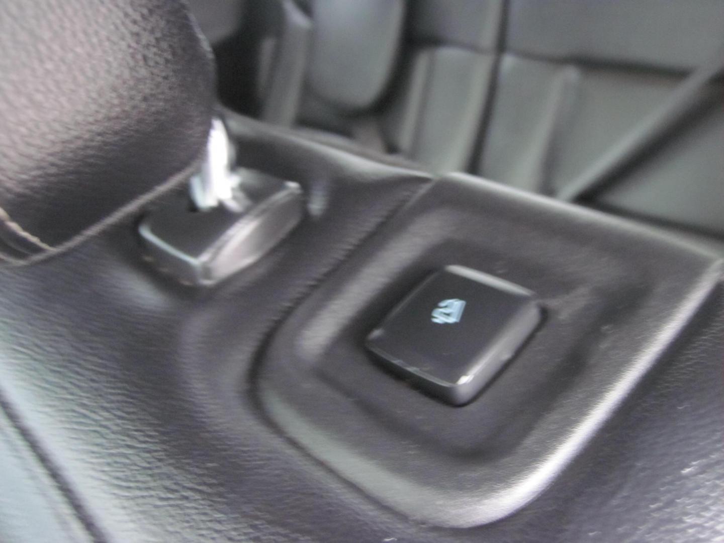 2021 silver /black Ford Explorer Limited AWD (1FMSK8FH5MG) with an 2.3L L4 DOHC 16V engine, 10A transmission, located at 9530 Old Seward Highway, Anchorage, AK, 99515, (907) 349-3343, 61.134140, -149.865570 - Photo#10
