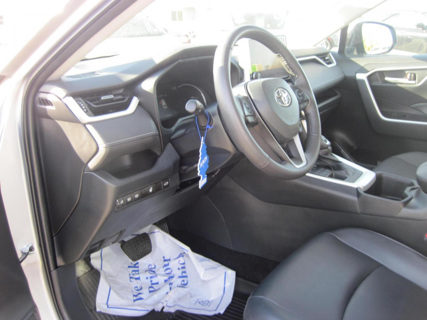 2023 silver /black Toyota RAV4 XLE Premium AWD (2T3A1RFV1PW) with an 2.5L L4 DOHC 16V engine, 8A transmission, located at 9530 Old Seward Highway, Anchorage, AK, 99515, (907) 349-3343, 61.134140, -149.865570 - Nice Toyota Rav4 XLE premium, heated seats come take a test drive - Photo#11