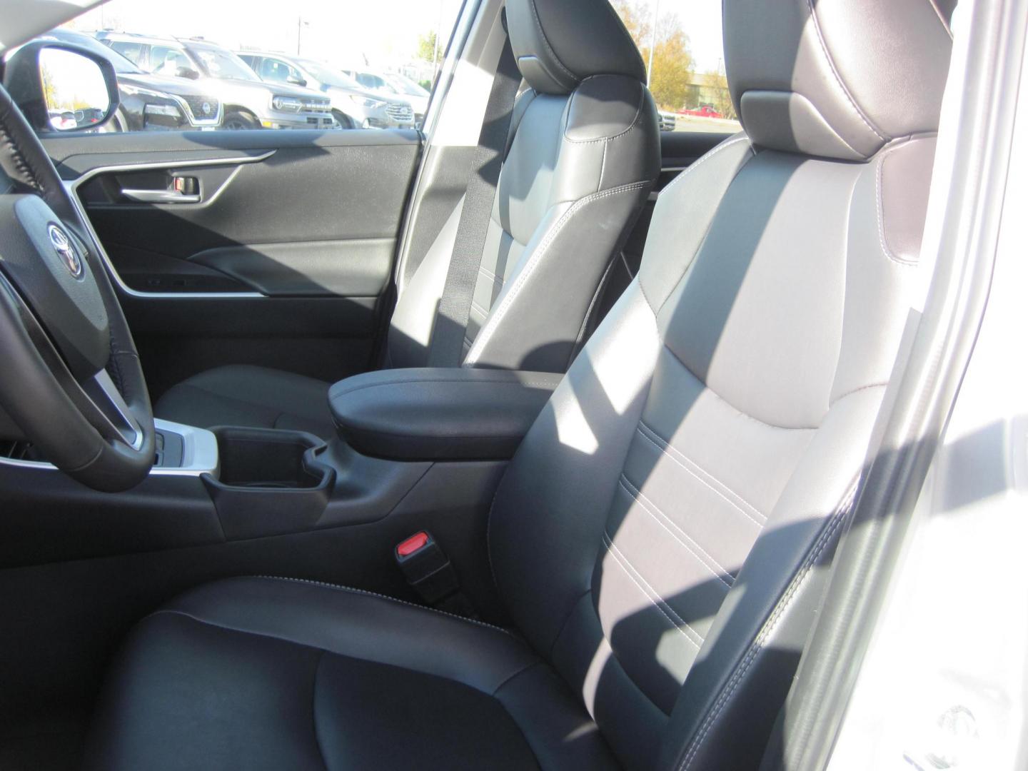 2023 silver /black Toyota RAV4 XLE Premium AWD (2T3A1RFV1PW) with an 2.5L L4 DOHC 16V engine, 8A transmission, located at 9530 Old Seward Highway, Anchorage, AK, 99515, (907) 349-3343, 61.134140, -149.865570 - Nice Toyota Rav4 XLE premium, heated seats come take a test drive - Photo#12