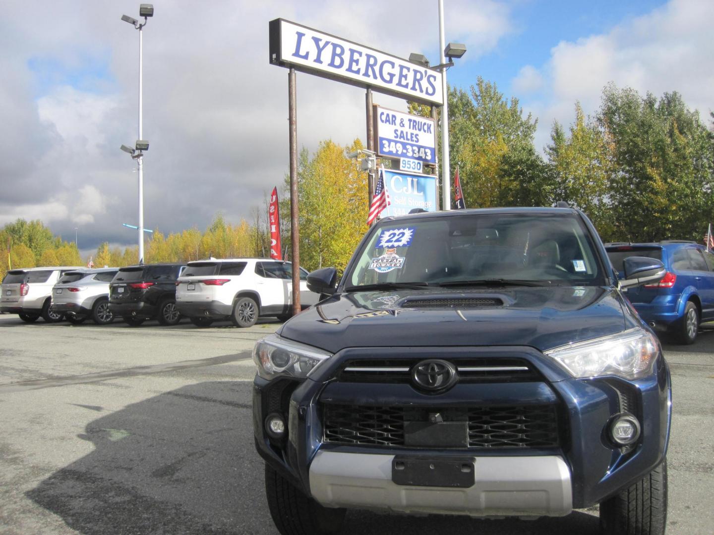 2022 blue /black Toyota 4Runner TRD Off-road Premium 4WD (JTERU5JR8N6) with an 4.0L V6 DOHC 24V engine, 5A transmission, located at 9530 Old Seward Highway, Anchorage, AK, 99515, (907) 349-3343, 61.134140, -149.865570 - Nice Toyota 4 Runner TRD OFF Road come take a test drive. - Photo#1