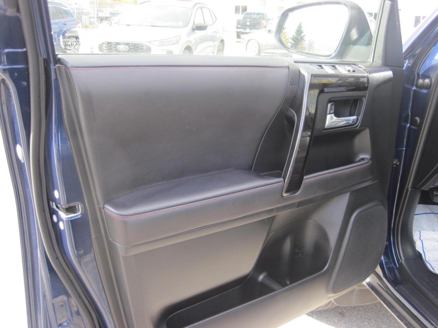 2022 blue /black Toyota 4Runner TRD Off-road Premium 4WD (JTERU5JR8N6) with an 4.0L V6 DOHC 24V engine, 5A transmission, located at 9530 Old Seward Highway, Anchorage, AK, 99515, (907) 349-3343, 61.134140, -149.865570 - Nice Toyota 4 Runner TRD OFF Road come take a test drive. - Photo#8