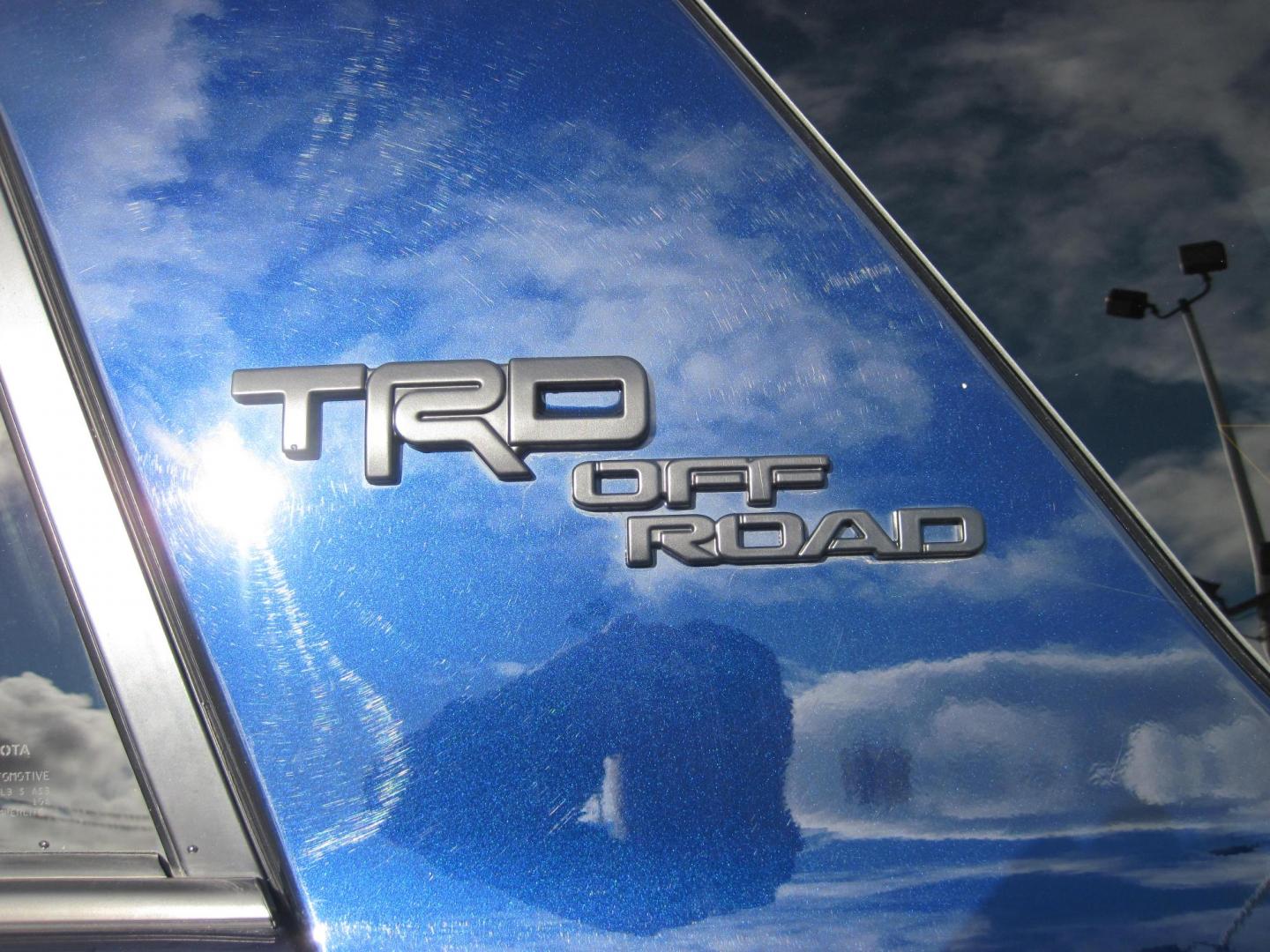 2022 blue /black Toyota 4Runner TRD Off-road Premium 4WD (JTERU5JR8N6) with an 4.0L V6 DOHC 24V engine, 5A transmission, located at 9530 Old Seward Highway, Anchorage, AK, 99515, (907) 349-3343, 61.134140, -149.865570 - Nice Toyota 4 Runner TRD OFF Road come take a test drive. - Photo#9