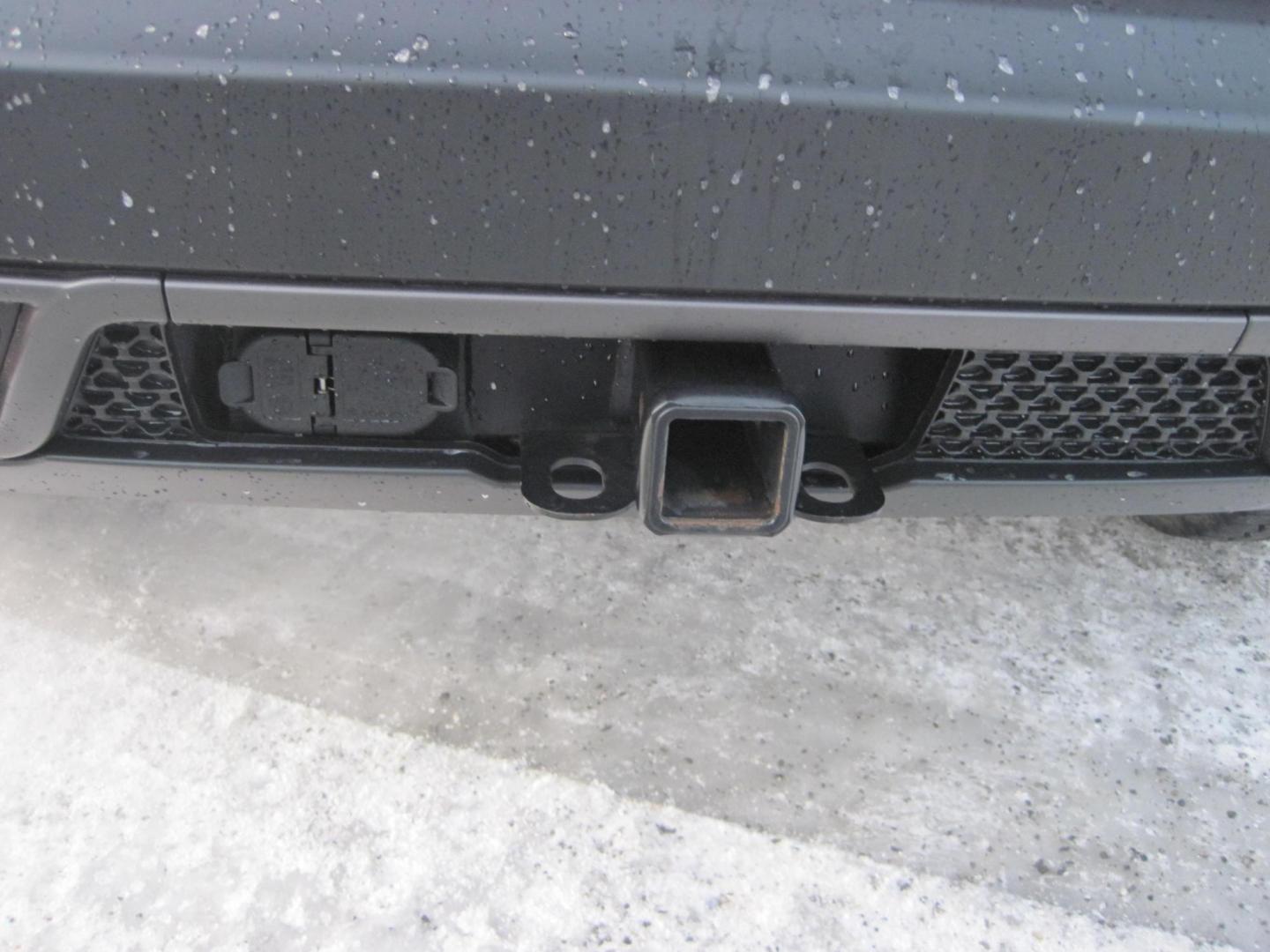 2022 gray /black Jeep Cherokee Trailhawk 4WD (1C4PJMBX9ND) with an 3.2L V6 DOHC 24V engine, 9A transmission, located at 9530 Old Seward Highway, Anchorage, AK, 99515, (907) 349-3343, 61.134140, -149.865570 - Low miles on this Jeep Cherokee Trailhawk come take a test drive - Photo#3