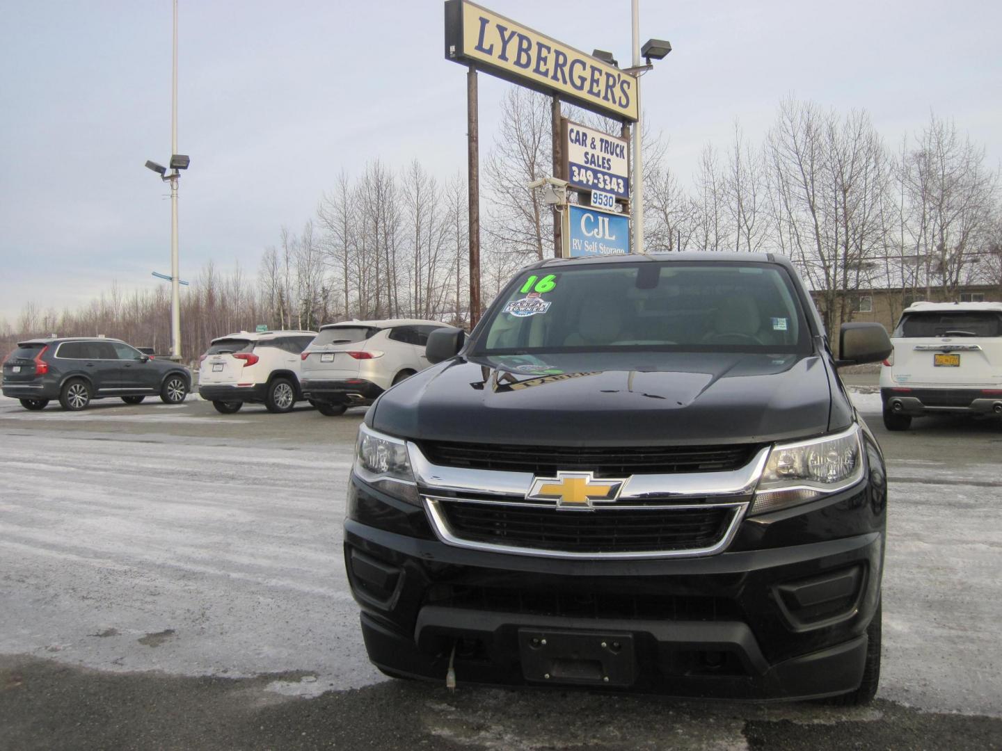 2016 black /gray Chevrolet Colorado Crew Cab 4WD Short Box (1GCGTBE35G1) with an 3.6L V6 DOHC 24V GAS engine, 6A transmission, located at 9530 Old Seward Highway, Anchorage, AK, 99515, (907) 349-3343, 61.134140, -149.865570 - Low Miles on this Chevrolet Colorado Crew Cab - Photo#2