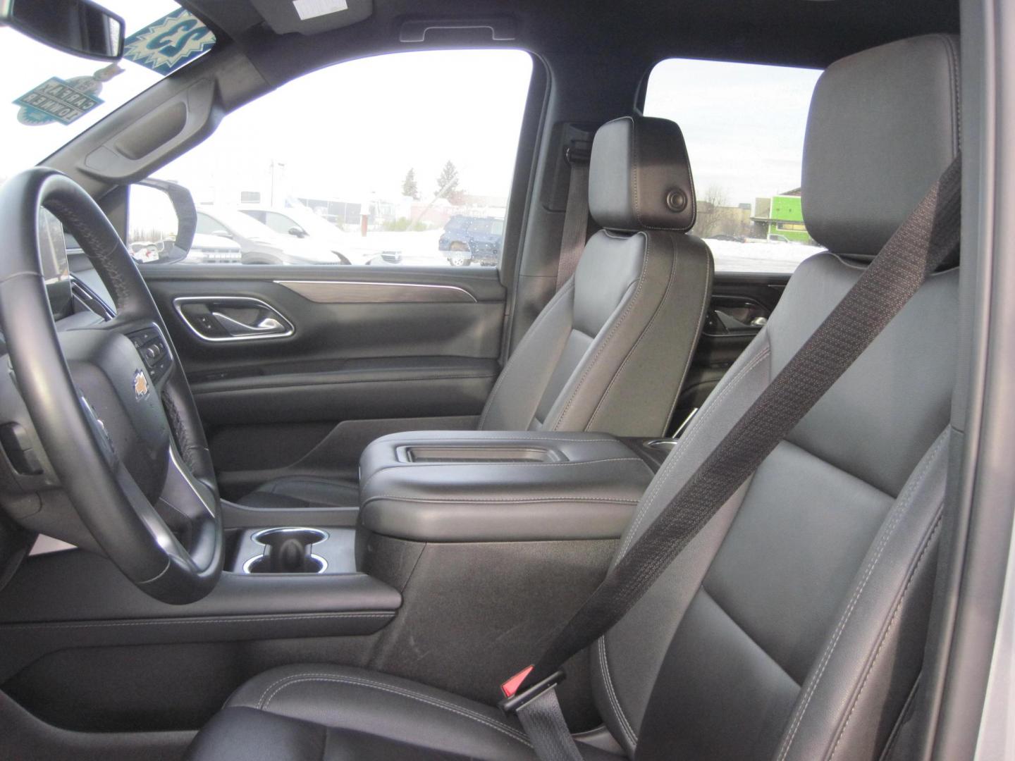 2023 gray /black Chevrolet Suburban LT 4WD (1GNSKCKD8PR) with an 5.3L V8 OHV 16V engine, 10A transmission, located at 9530 Old Seward Highway, Anchorage, AK, 99515, (907) 349-3343, 61.134140, -149.865570 - Nice Chevrolet Suburban LT come take a test drive. - Photo#11