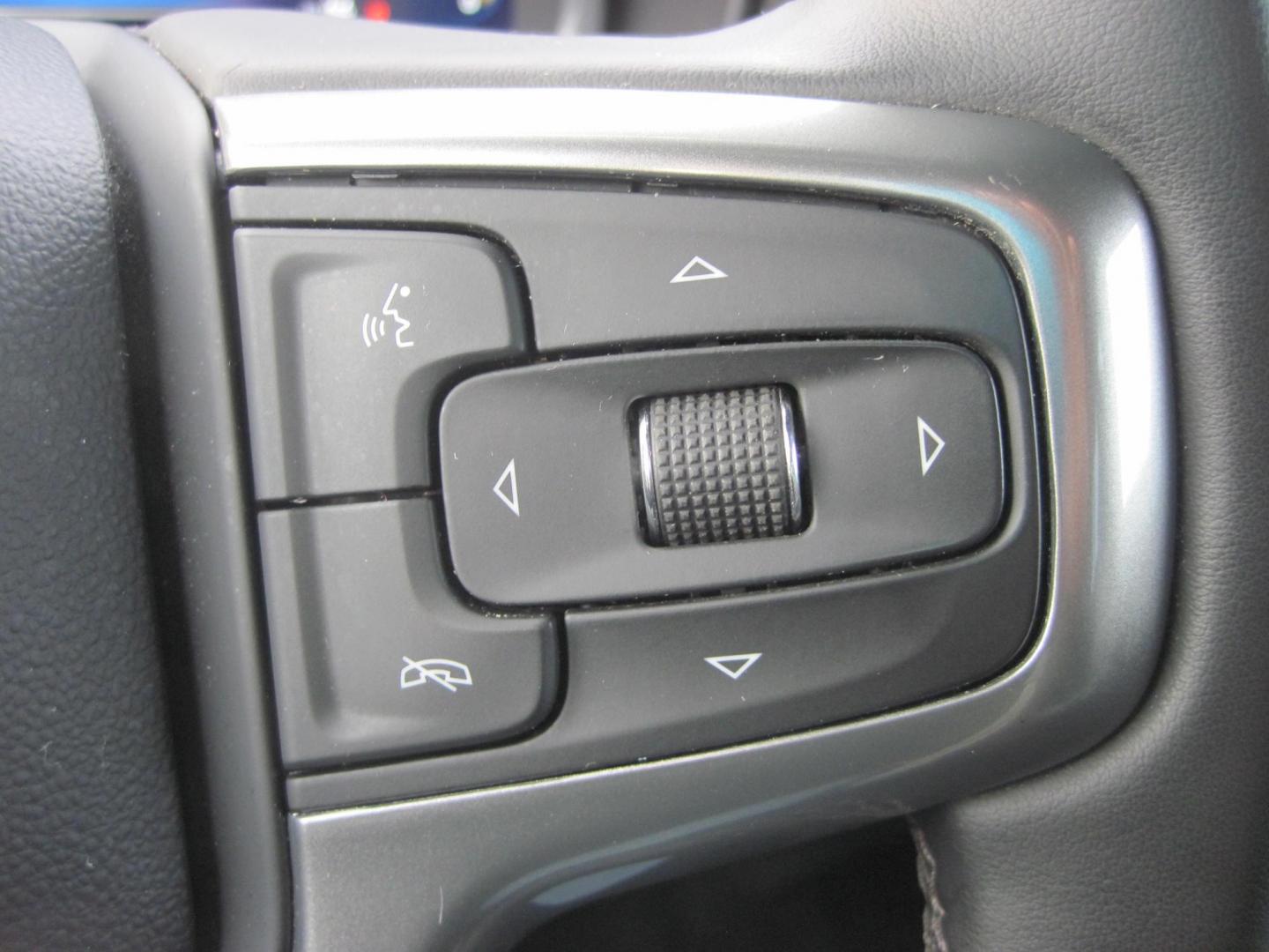 2023 gray /black Chevrolet Suburban LT 4WD (1GNSKCKD8PR) with an 5.3L V8 OHV 16V engine, 10A transmission, located at 9530 Old Seward Highway, Anchorage, AK, 99515, (907) 349-3343, 61.134140, -149.865570 - Nice Chevrolet Suburban LT come take a test drive. - Photo#14