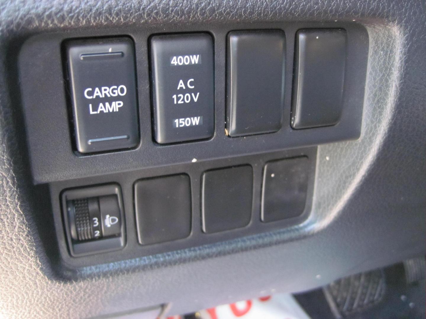 2021 white /black Nissan Titan SL Crew Cab 4WD (1N6AA1ED5MN) with an 5.6L V8 DOHC 32V engine, 9A transmission, located at 9530 Old Seward Highway, Anchorage, AK, 99515, (907) 349-3343, 61.134140, -149.865570 - Loaded Nissan Titan SL, sunroof, fender sound system, come take a test drive. - Photo#15