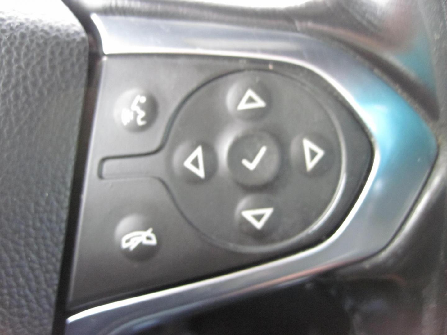 2022 black /black Chevrolet Traverse LT Cloth AWD (1GNEVGKW3NJ) with an 3.6L V6 DOHC 24V engine, 9A transmission, located at 9530 Old Seward Highway, Anchorage, AK, 99515, (907) 349-3343, 61.134140, -149.865570 - Nice Chevrolet Traverse LT come take a test drive. - Photo#15