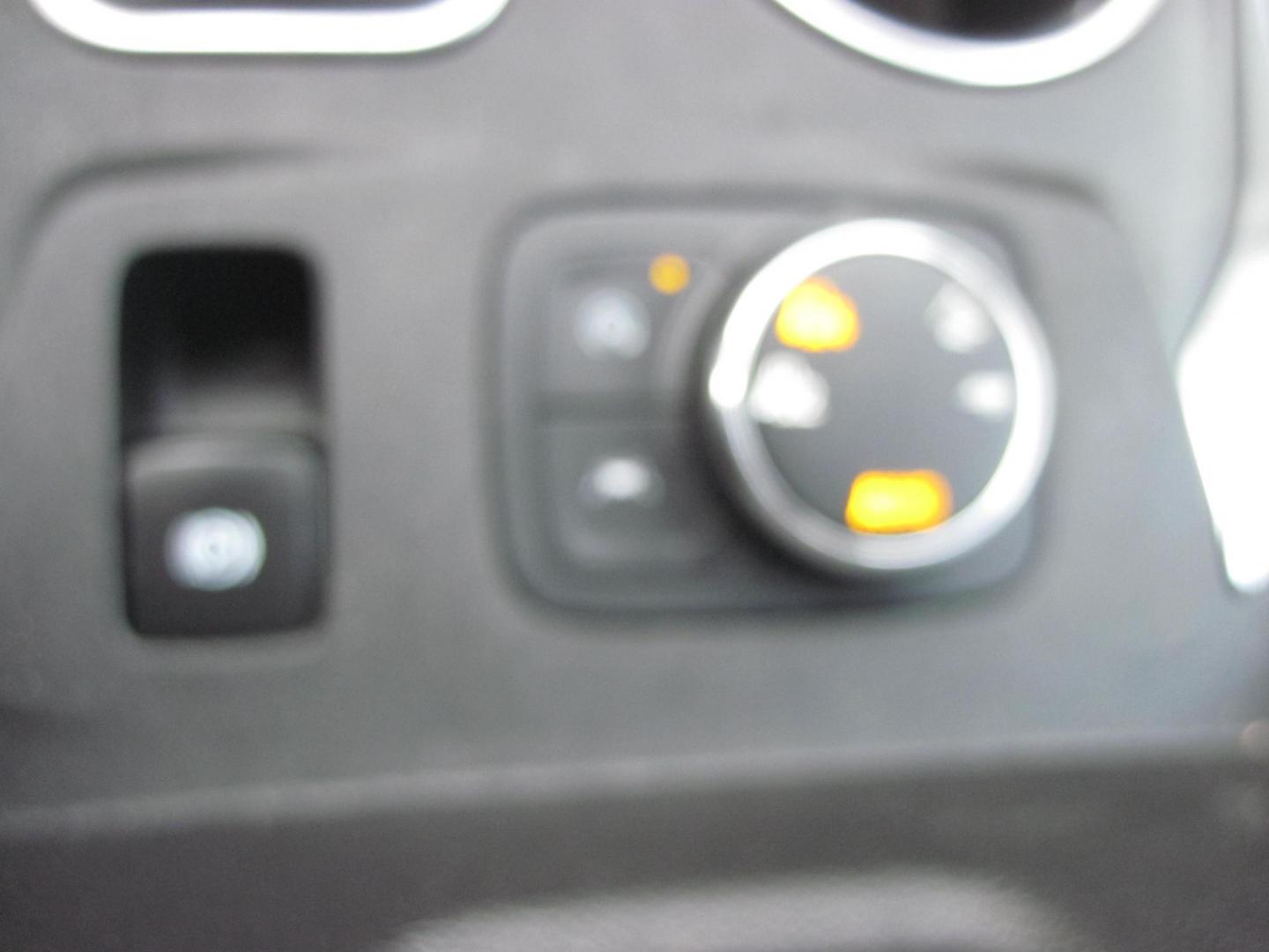 2022 black /black Chevrolet Traverse LT Cloth AWD (1GNEVGKW3NJ) with an 3.6L V6 DOHC 24V engine, 9A transmission, located at 9530 Old Seward Highway, Anchorage, AK, 99515, (907) 349-3343, 61.134140, -149.865570 - Nice Chevrolet Traverse LT come take a test drive. - Photo#18