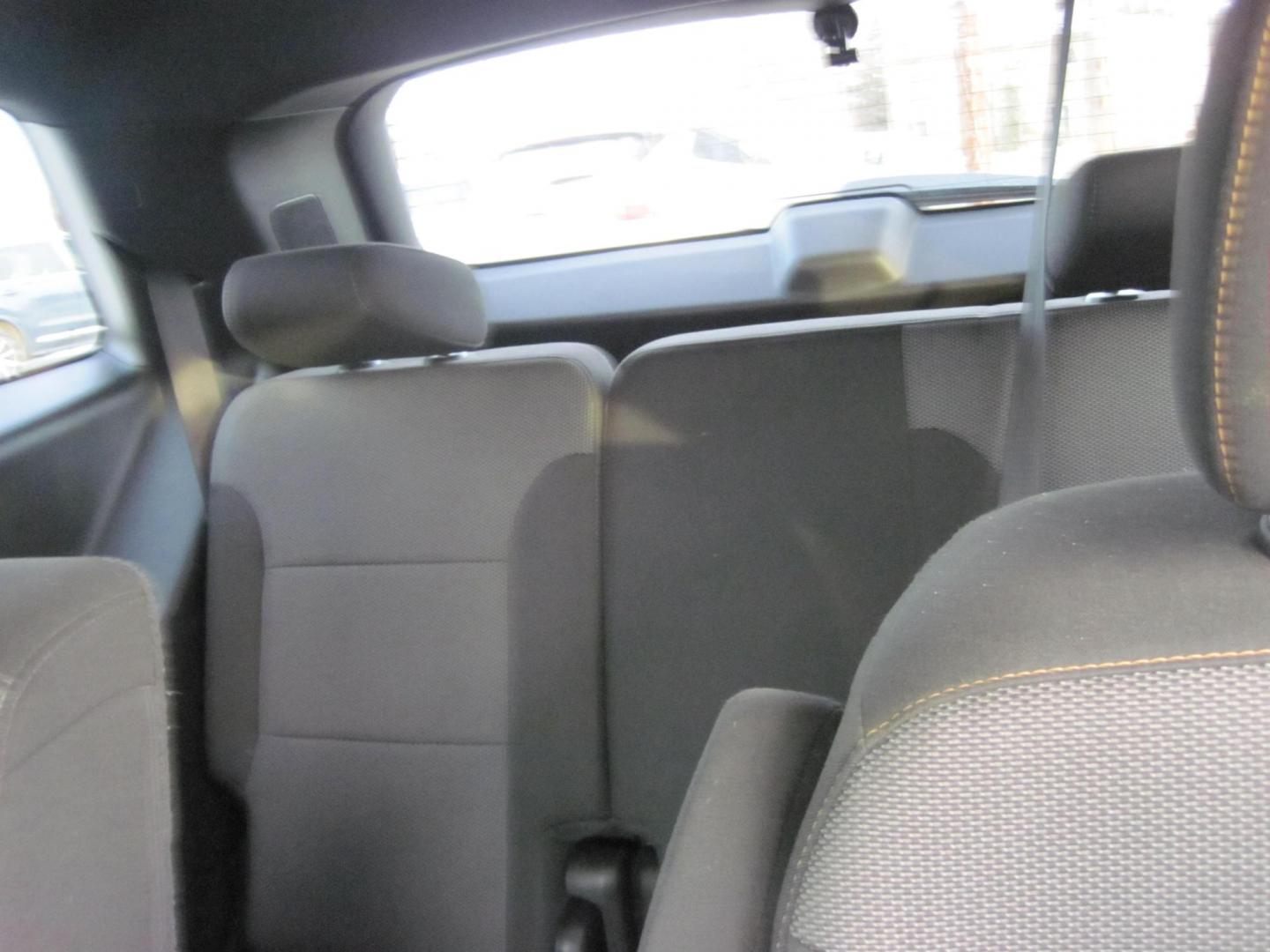 2022 black /black Chevrolet Traverse LT Cloth AWD (1GNEVGKW3NJ) with an 3.6L V6 DOHC 24V engine, 9A transmission, located at 9530 Old Seward Highway, Anchorage, AK, 99515, (907) 349-3343, 61.134140, -149.865570 - Nice Chevrolet Traverse LT come take a test drive. - Photo#7