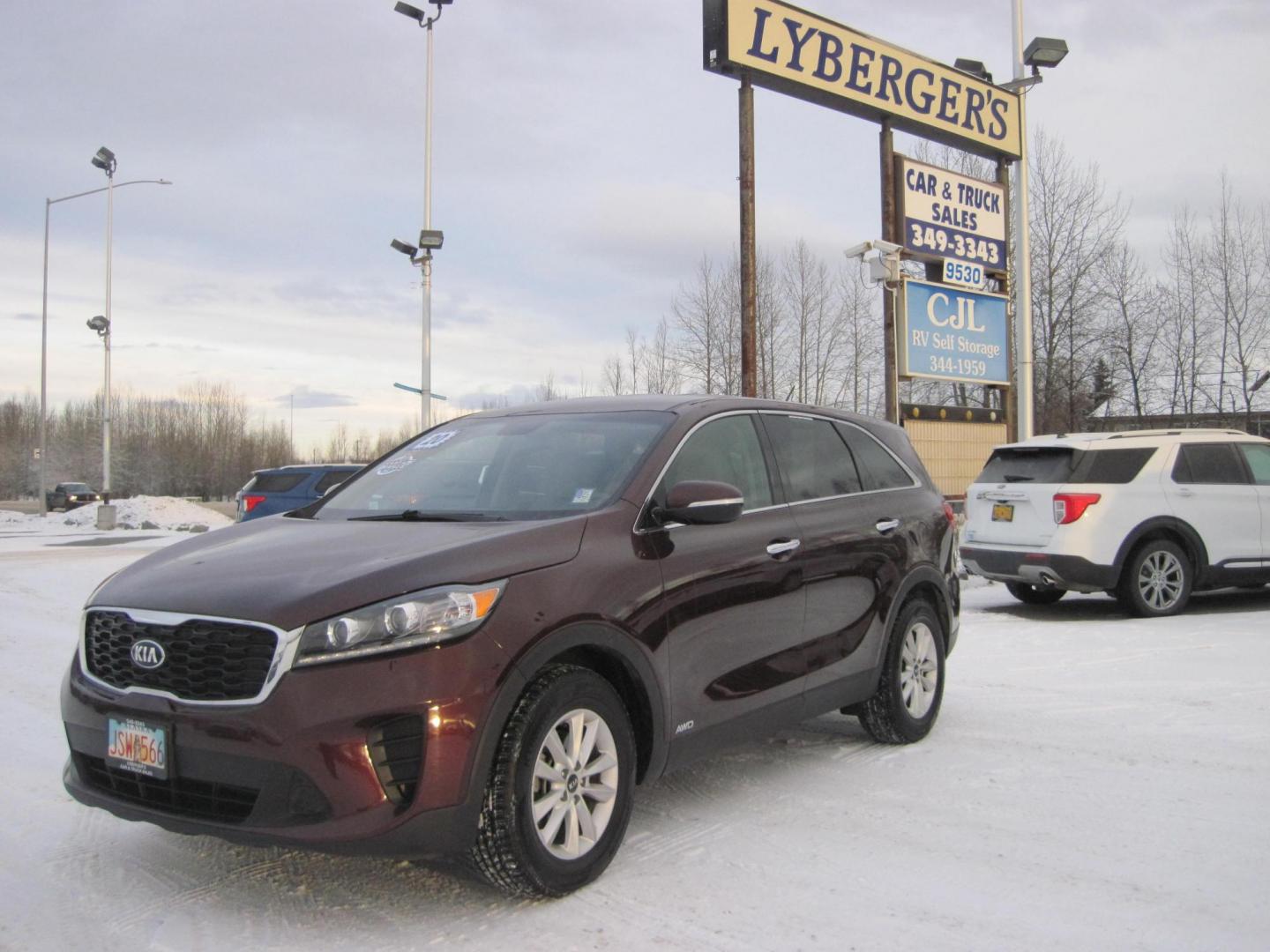 2020 brown /black Kia Sorento LX AWD (5XYPGDA34LG) with an 2.4L L4 DOHC 16V engine, 6A transmission, located at 9530 Old Seward Highway, Anchorage, AK, 99515, (907) 349-3343, 61.134140, -149.865570 - Nice Kia Sorento LX awd come take a test drive - Photo#0