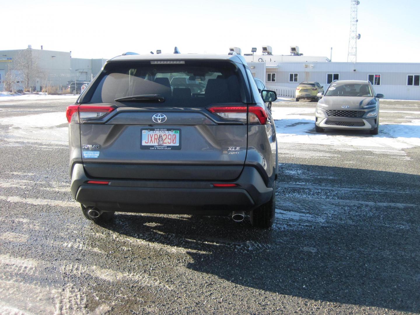 2023 gray /black Toyota RAV4 XLE AWD (2T3P1RFV8PW) with an 2.5L L4 DOHC 16V engine, 8A transmission, located at 9530 Old Seward Highway, Anchorage, AK, 99515, (907) 349-3343, 61.134140, -149.865570 - Nice Toyota Rav4 XLE come take a test drive. - Photo#2
