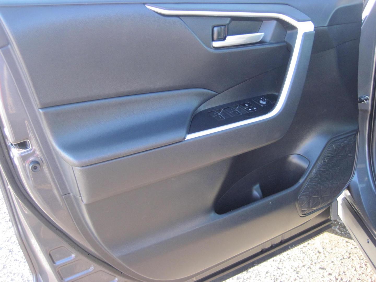 2023 gray /black Toyota RAV4 XLE AWD (2T3P1RFV8PW) with an 2.5L L4 DOHC 16V engine, 8A transmission, located at 9530 Old Seward Highway, Anchorage, AK, 99515, (907) 349-3343, 61.134140, -149.865570 - Nice Toyota Rav4 XLE come take a test drive. - Photo#6