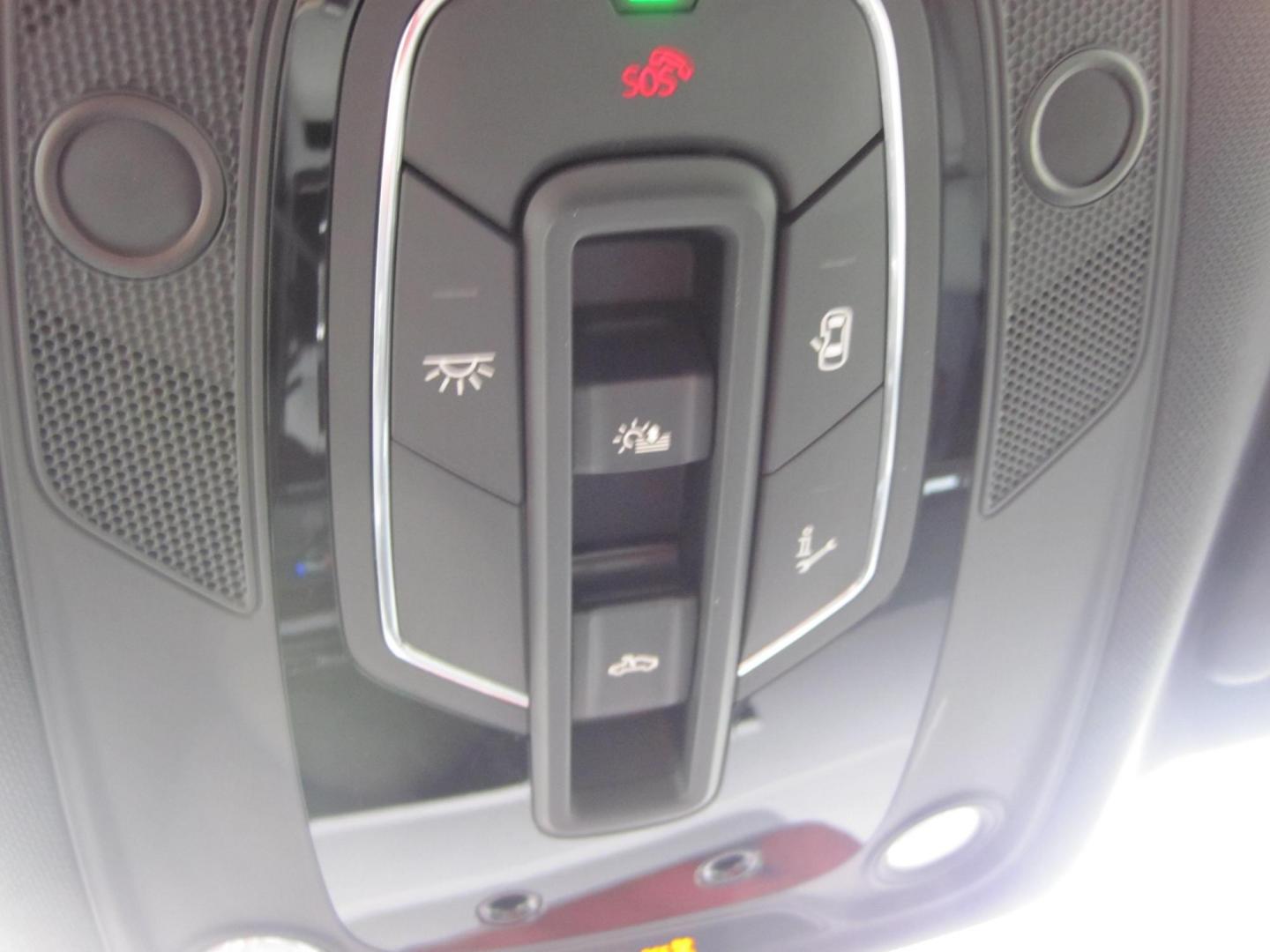 2021 green /gray Audi Q5 Sportback Prestige (WA16AAFY1M2) with an 2.0L L4 DOHC 16V engine, 7A transmission, located at 9530 Old Seward Highway, Anchorage, AK, 99515, (907) 349-3343, 61.134140, -149.865570 - Nice Audi Q5 quattro S-line come take a test drive - Photo#21