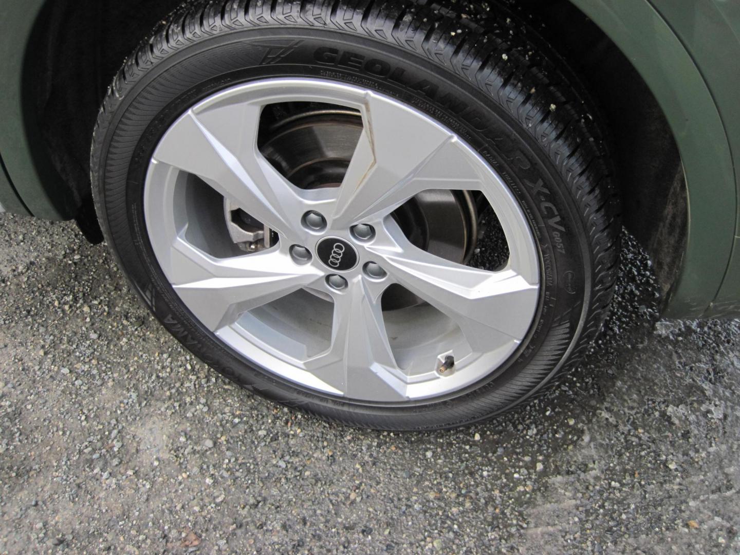 2021 green /gray Audi Q5 Sportback Prestige (WA16AAFY1M2) with an 2.0L L4 DOHC 16V engine, 7A transmission, located at 9530 Old Seward Highway, Anchorage, AK, 99515, (907) 349-3343, 61.134140, -149.865570 - Nice Audi Q5 quattro S-line come take a test drive - Photo#5