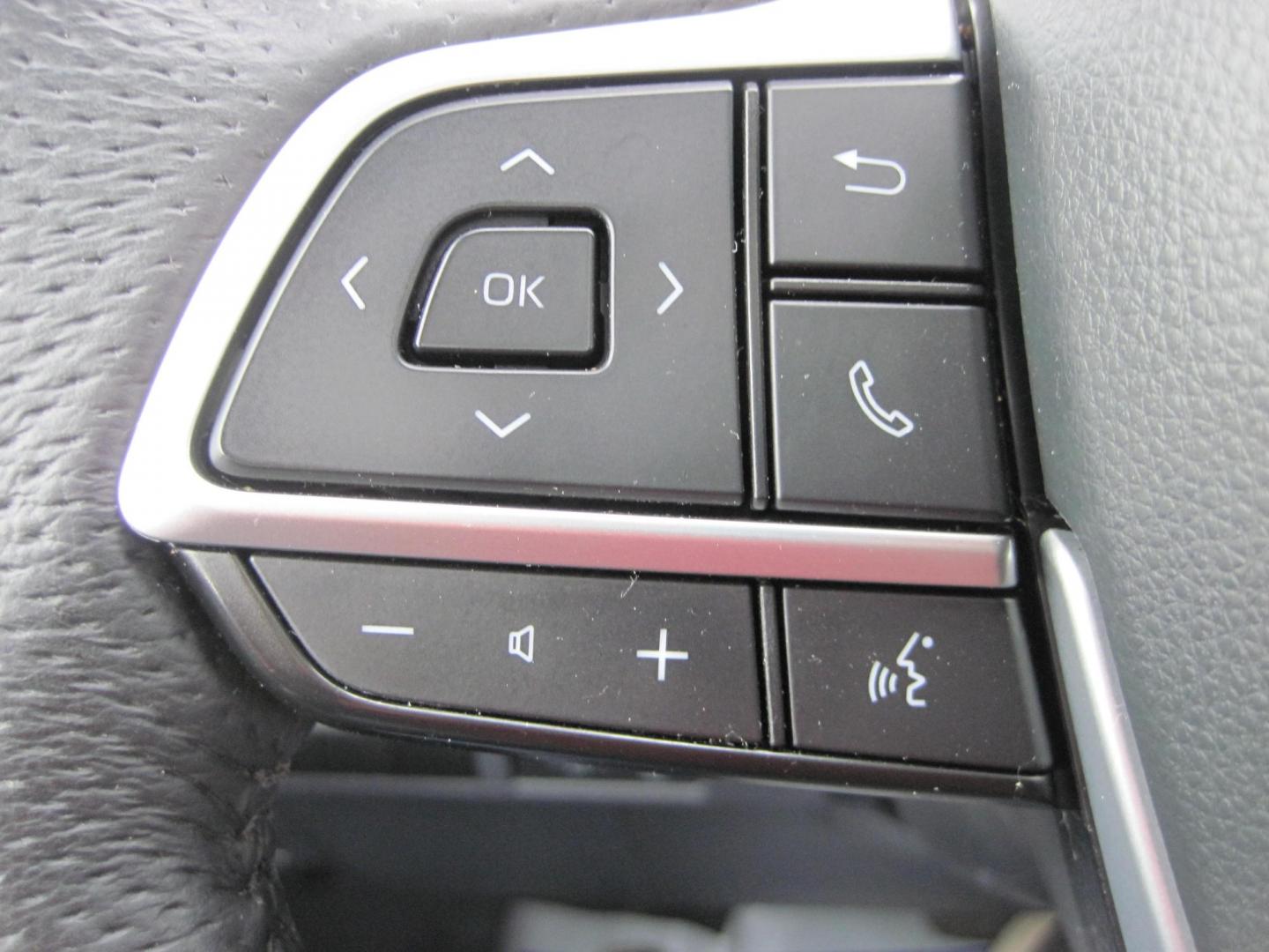 2022 white /black Toyota Sienna Limited 7-Passenger AWD (5TDZSKFC4NS) with an 2.5L L4 DOHC 16V HYBRID engine, CVT transmission, located at 9530 Old Seward Highway, Anchorage, AK, 99515, (907) 349-3343, 61.134140, -149.865570 - Loaded Toyota Sienna Limited AWD, come take a test drive. - Photo#19