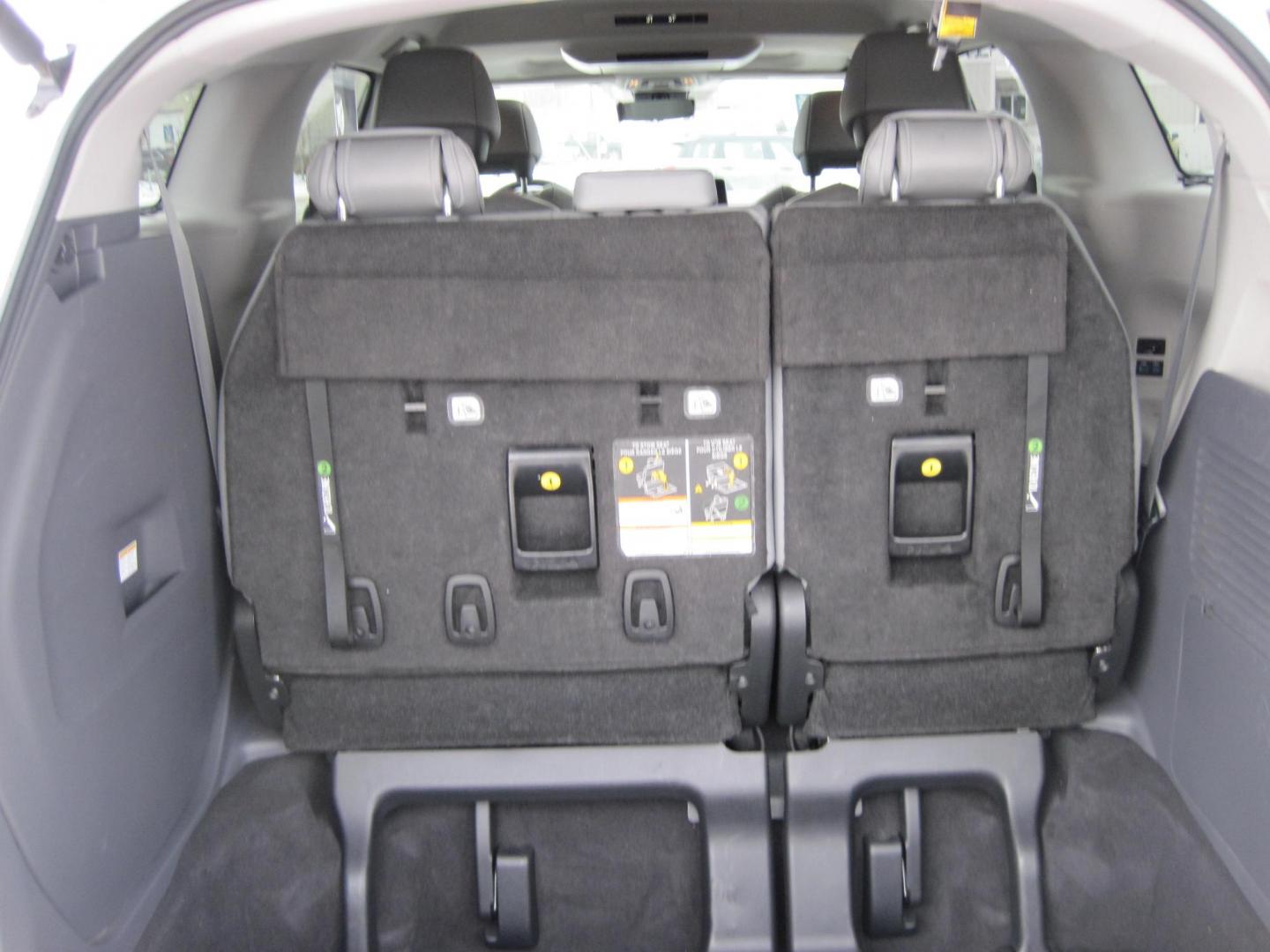2022 white /black Toyota Sienna Limited 7-Passenger AWD (5TDZSKFC4NS) with an 2.5L L4 DOHC 16V HYBRID engine, CVT transmission, located at 9530 Old Seward Highway, Anchorage, AK, 99515, (907) 349-3343, 61.134140, -149.865570 - Loaded Toyota Sienna Limited AWD, come take a test drive. - Photo#4