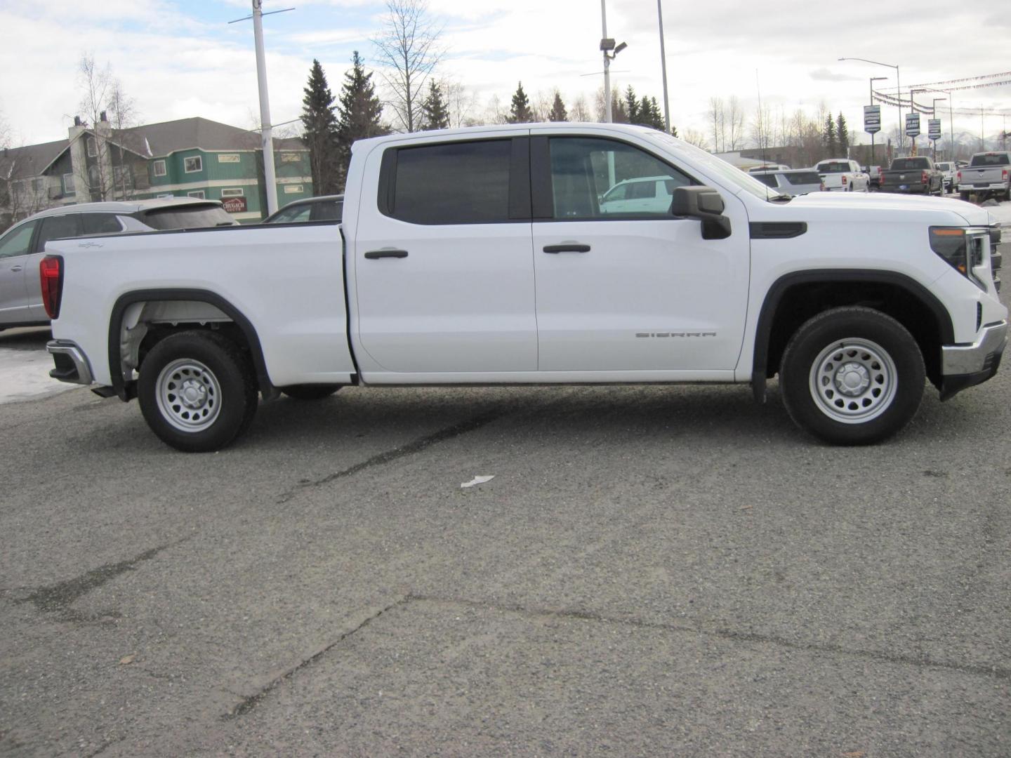 2023 white /black GMC Sierra 1500 Pro Crew Cab 4WD (3GTPUAEK8PG) with an 2.7L L4 DOHC 16V TURBO engine, 6A transmission, located at 9530 Old Seward Highway, Anchorage, AK, 99515, (907) 349-3343, 61.134140, -149.865570 - Nice GMC Sierra 1500 PRO come take a test drive - Photo#2