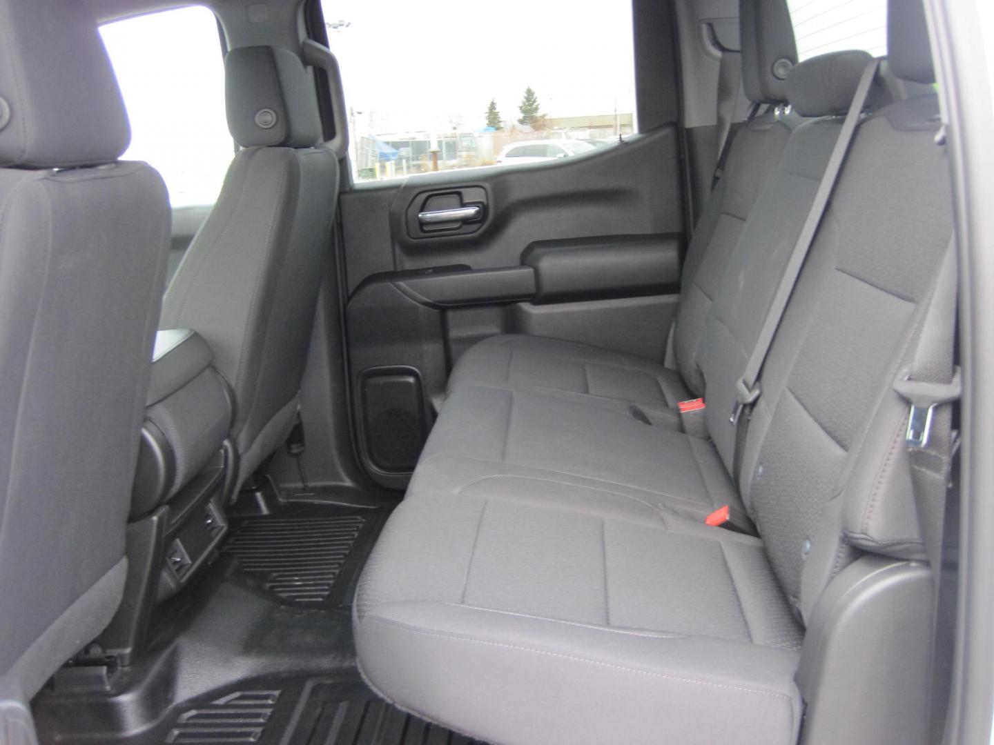 2023 white /black GMC Sierra 1500 Pro Crew Cab 4WD (3GTPUAEK8PG) with an 2.7L L4 DOHC 16V TURBO engine, 6A transmission, located at 9530 Old Seward Highway, Anchorage, AK, 99515, (907) 349-3343, 61.134140, -149.865570 - Nice GMC Sierra 1500 PRO come take a test drive - Photo#3
