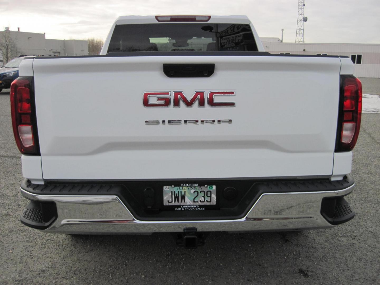 2023 white /black GMC Sierra 1500 Pro Crew Cab 4WD (3GTPUAEK8PG) with an 2.7L L4 DOHC 16V TURBO engine, 6A transmission, located at 9530 Old Seward Highway, Anchorage, AK, 99515, (907) 349-3343, 61.134140, -149.865570 - Nice GMC Sierra 1500 PRO come take a test drive - Photo#5