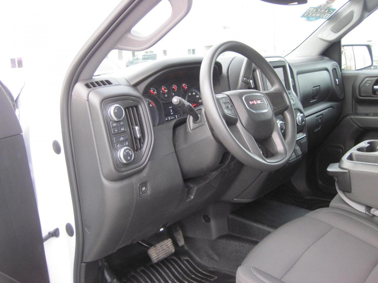 2023 white /black GMC Sierra 1500 Pro Crew Cab 4WD (3GTPUAEK8PG) with an 2.7L L4 DOHC 16V TURBO engine, 6A transmission, located at 9530 Old Seward Highway, Anchorage, AK, 99515, (907) 349-3343, 61.134140, -149.865570 - Nice GMC Sierra 1500 PRO come take a test drive - Photo#6