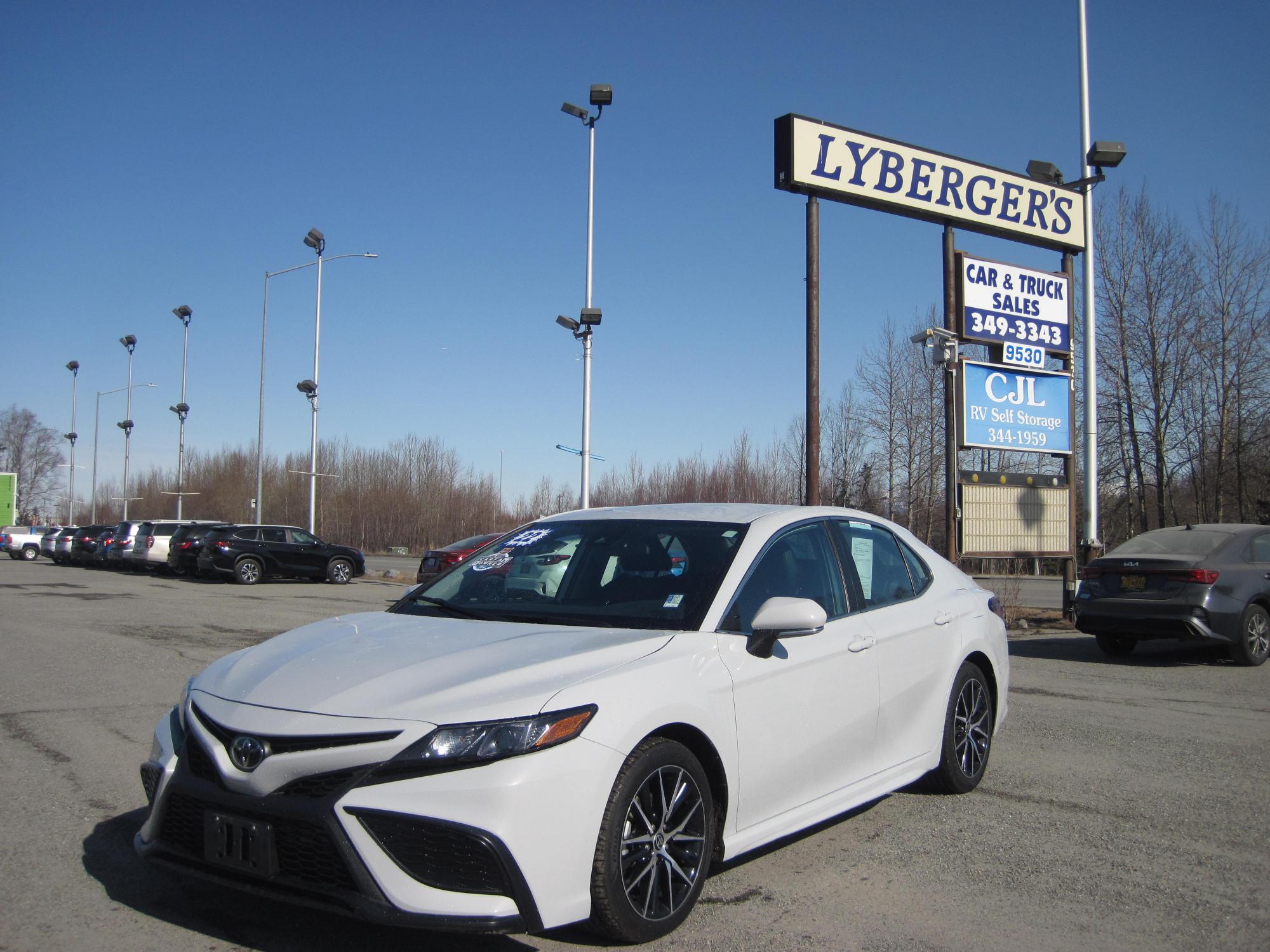 photo of 2022 Toyota Camry SE