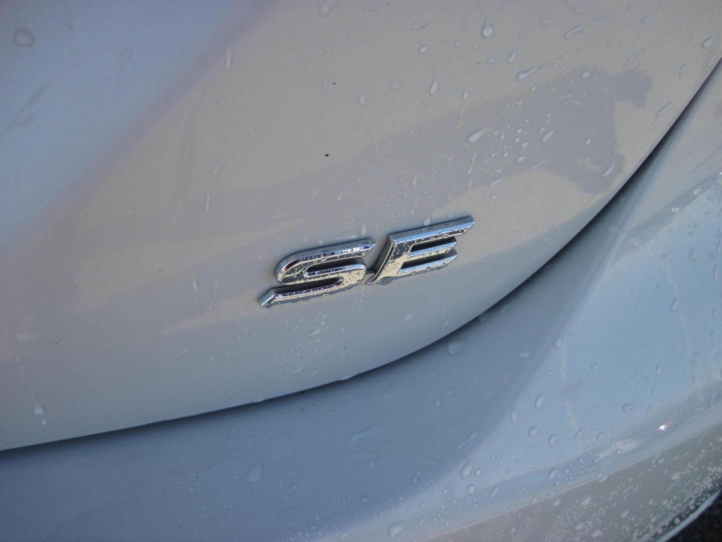 2022 gray /black Toyota Camry SE (4T1G11AK2NU) with an 2.5L L4 DOHC 16V engine, 8A transmission, located at 9530 Old Seward Highway, Anchorage, AK, 99515, (907) 349-3343, 61.134140, -149.865570 - Nice 2022 Toyota Camry SE come take a test drive. - Photo#3