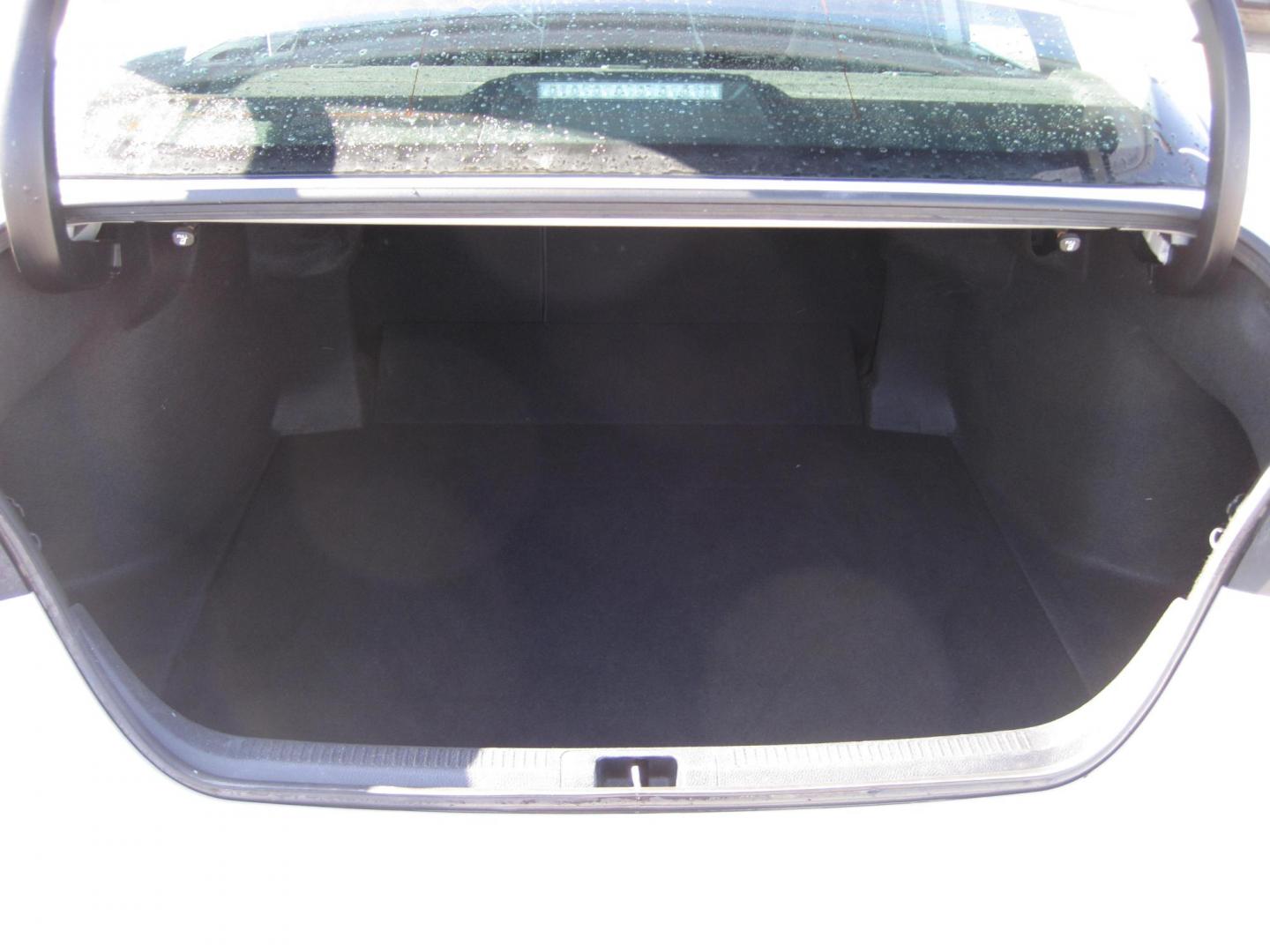 2022 gray /black Toyota Camry SE (4T1G11AK2NU) with an 2.5L L4 DOHC 16V engine, 8A transmission, located at 9530 Old Seward Highway, Anchorage, AK, 99515, (907) 349-3343, 61.134140, -149.865570 - Nice 2022 Toyota Camry SE come take a test drive. - Photo#4