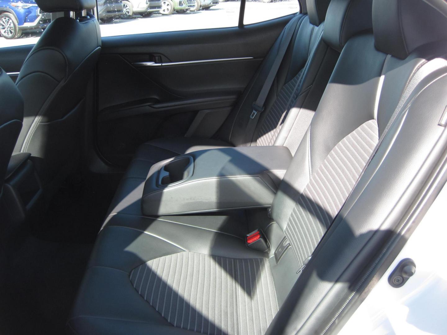 2022 gray /black Toyota Camry SE (4T1G11AK2NU) with an 2.5L L4 DOHC 16V engine, 8A transmission, located at 9530 Old Seward Highway, Anchorage, AK, 99515, (907) 349-3343, 61.134140, -149.865570 - Nice 2022 Toyota Camry SE come take a test drive. - Photo#7