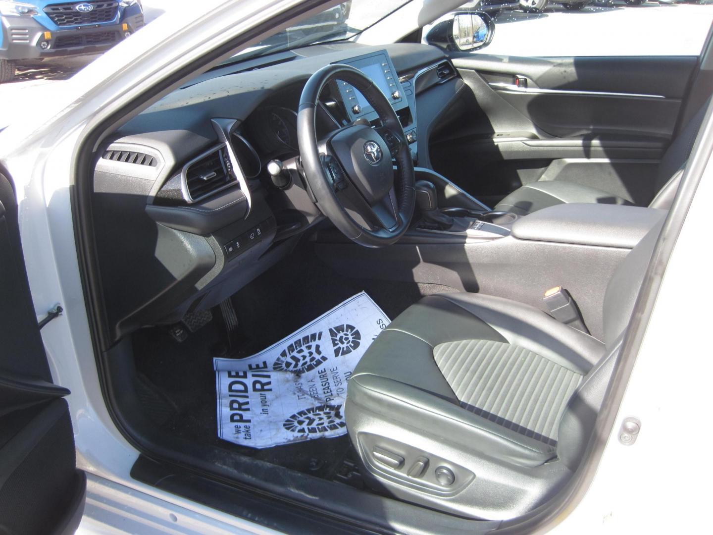 2022 gray /black Toyota Camry SE (4T1G11AK2NU) with an 2.5L L4 DOHC 16V engine, 8A transmission, located at 9530 Old Seward Highway, Anchorage, AK, 99515, (907) 349-3343, 61.134140, -149.865570 - Nice 2022 Toyota Camry SE come take a test drive. - Photo#9