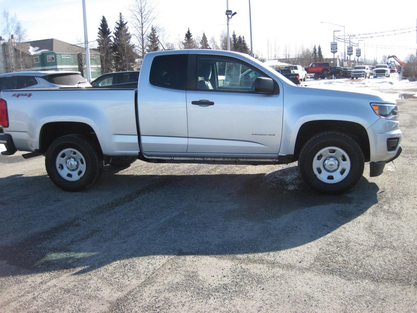2016 silver /gray Chevrolet Colorado LT Ext. Cab 4WD (1GCHTBE36G1) with an 3.6L V6 DOHC 24V GAS engine, 6A transmission, located at 9530 Old Seward Highway, Anchorage, AK, 99515, (907) 349-3343, 61.134140, -149.865570 - Photo#3