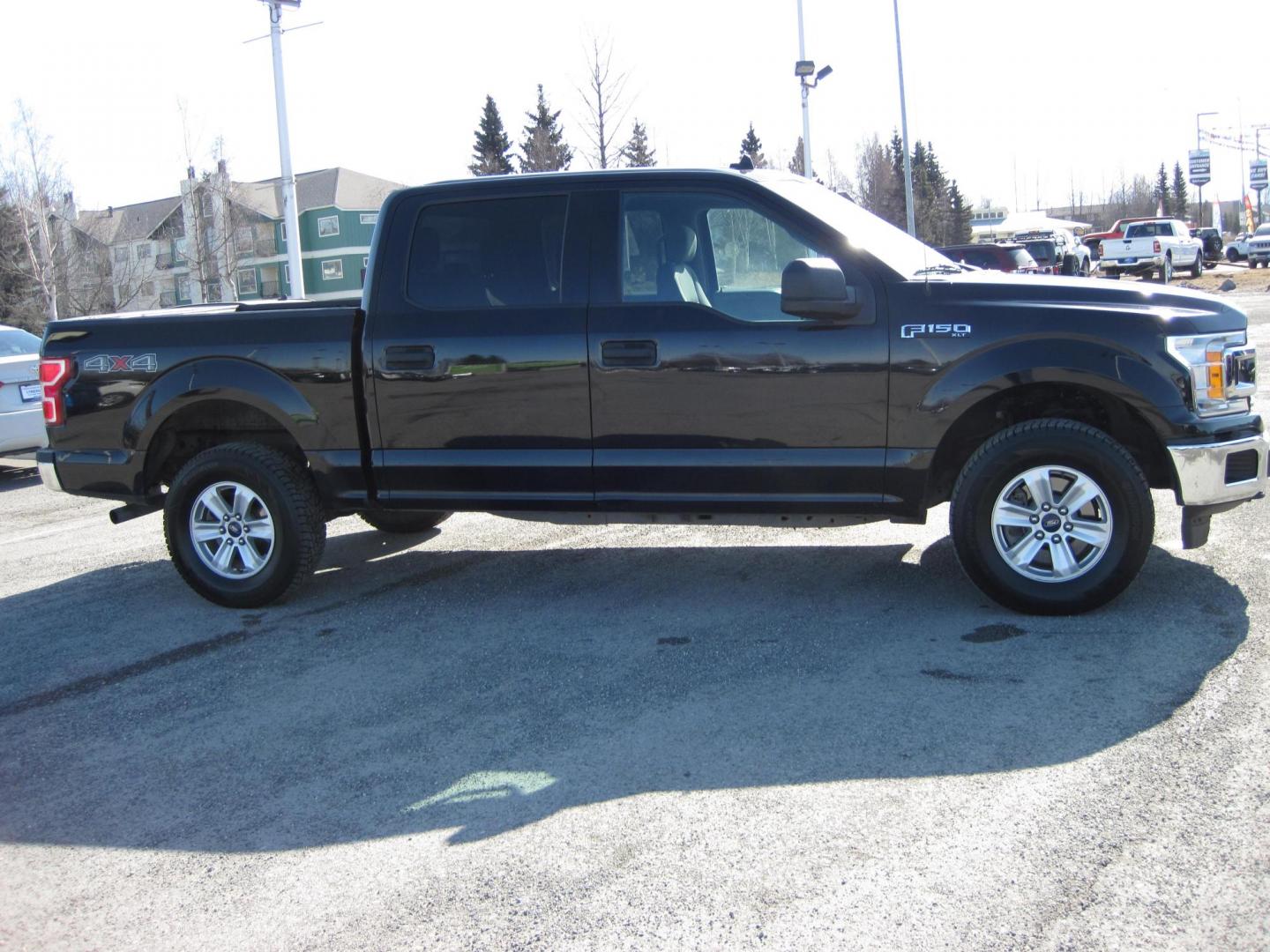 2019 black /gray Ford F-150 Lariat SuperCrew 5.5-ft. Bed 4WD (1FTEW1E52KK) with an 5.0L V8 OHV 32V engine, 6A transmission, located at 9530 Old Seward Highway, Anchorage, AK, 99515, (907) 349-3343, 61.134140, -149.865570 - Nice 2019 Ford F-150 XLT 4wd with 5.0 engine, come take a test drive. - Photo#2