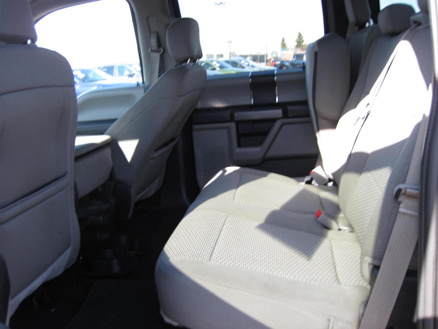 2019 black /gray Ford F-150 Lariat SuperCrew 5.5-ft. Bed 4WD (1FTEW1E52KK) with an 5.0L V8 OHV 32V engine, 6A transmission, located at 9530 Old Seward Highway, Anchorage, AK, 99515, (907) 349-3343, 61.134140, -149.865570 - Nice 2019 Ford F-150 XLT 4wd with 5.0 engine, come take a test drive. - Photo#5