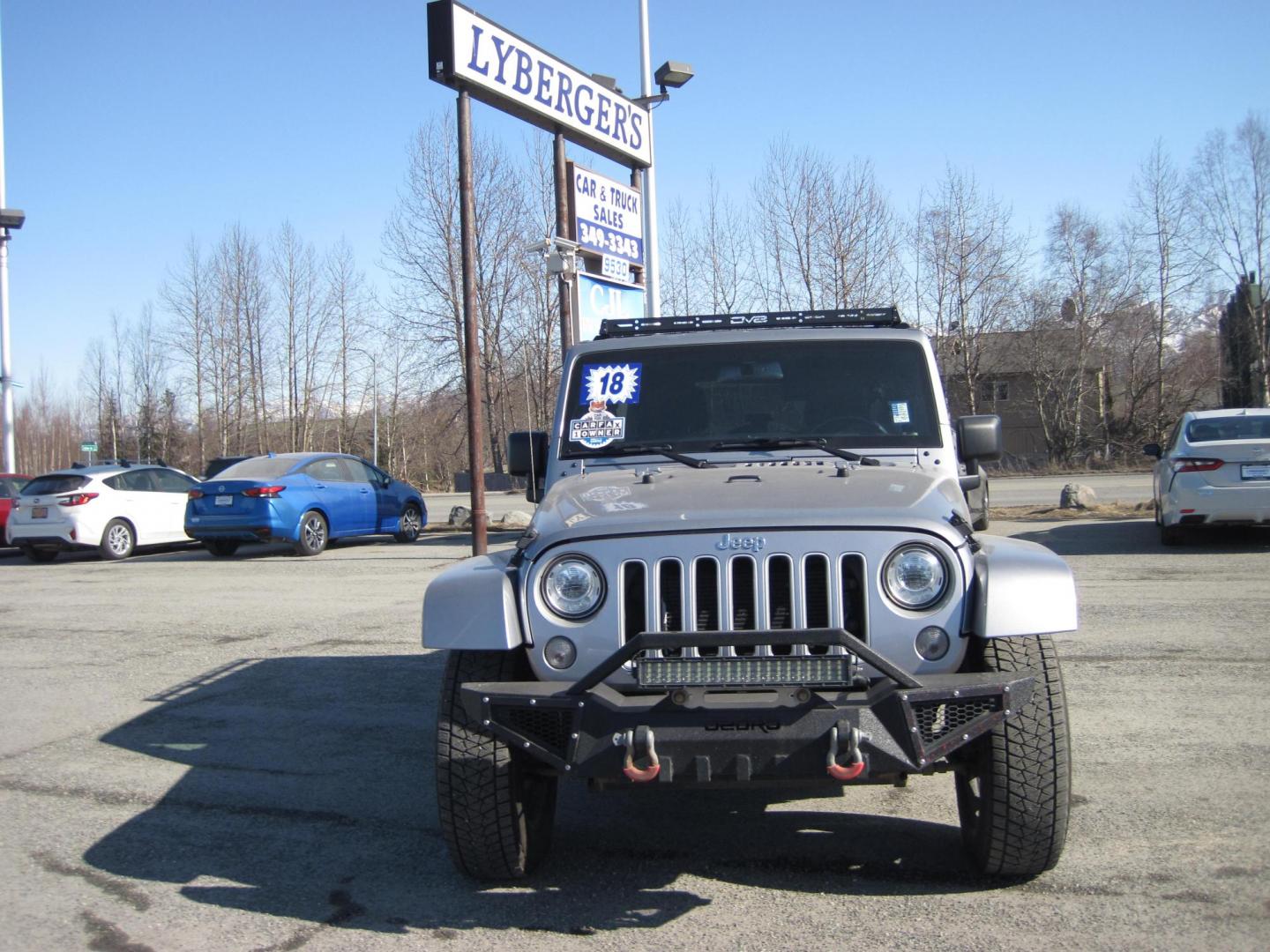 2018 silver /black Jeep Wrangler Unlimited Sahara 4WD (1C4HJWEG5JL) with an 3.6L V6 DOHC 24V FFV engine, located at 9530 Old Seward Highway, Anchorage, AK, 99515, (907) 349-3343, 61.134140, -149.865570 - Photo#1