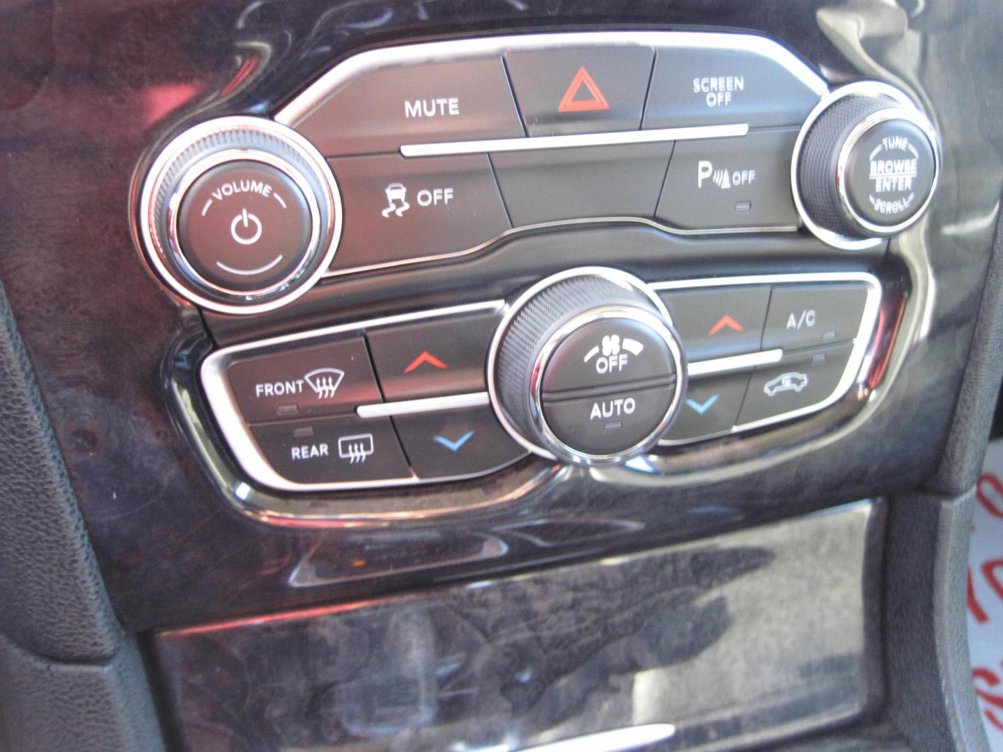 2022 gray /gray Chrysler 300 Touring L AWD (2C3CCASGXNH) with an 3.6L V6 DOHC 24V engine, 8A transmission, located at 9530 Old Seward Highway, Anchorage, AK, 99515, (907) 349-3343, 61.134140, -149.865570 - Low Miles on this 2022 Chrysler 300 Touring L AWD come take a test drive - Photo#15