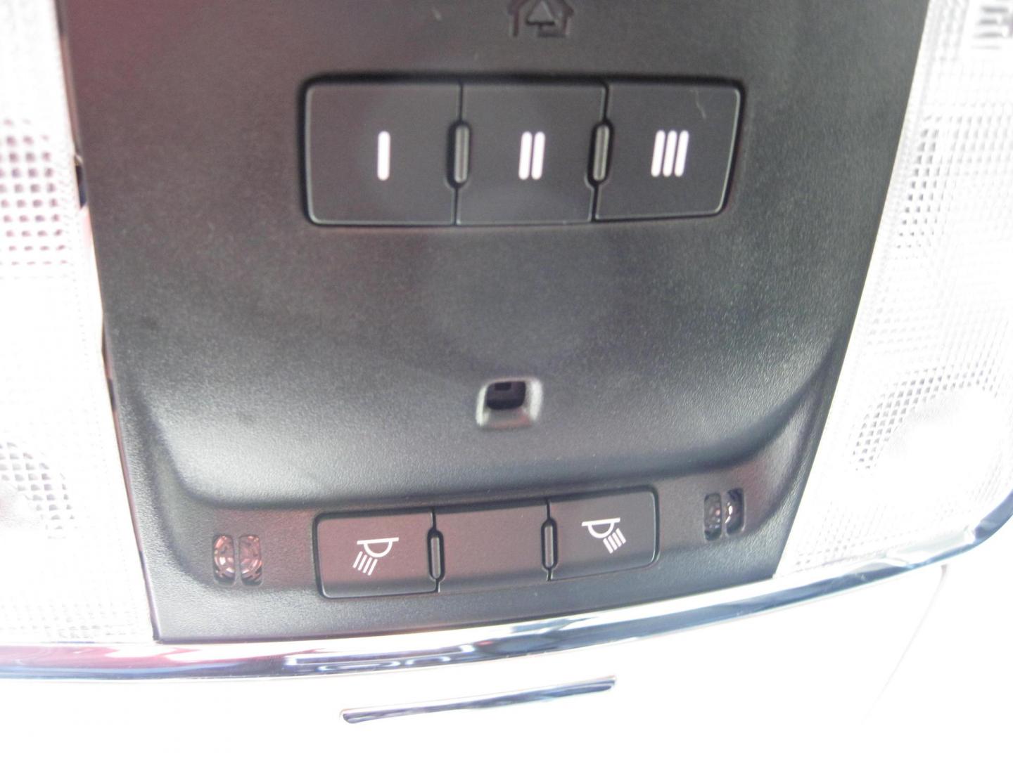 2022 gray /gray Chrysler 300 Touring L AWD (2C3CCASGXNH) with an 3.6L V6 DOHC 24V engine, 8A transmission, located at 9530 Old Seward Highway, Anchorage, AK, 99515, (907) 349-3343, 61.134140, -149.865570 - Low Miles on this 2022 Chrysler 300 Touring L AWD come take a test drive - Photo#17