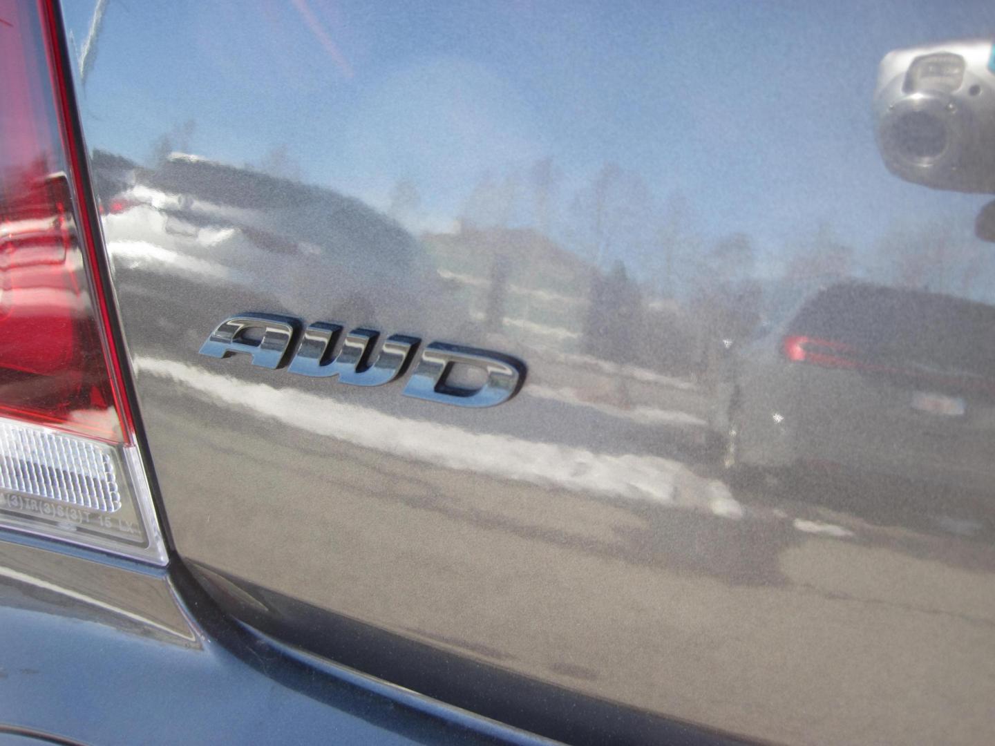 2022 gray /gray Chrysler 300 Touring L AWD (2C3CCASGXNH) with an 3.6L V6 DOHC 24V engine, 8A transmission, located at 9530 Old Seward Highway, Anchorage, AK, 99515, (907) 349-3343, 61.134140, -149.865570 - Low Miles on this 2022 Chrysler 300 Touring L AWD come take a test drive - Photo#3