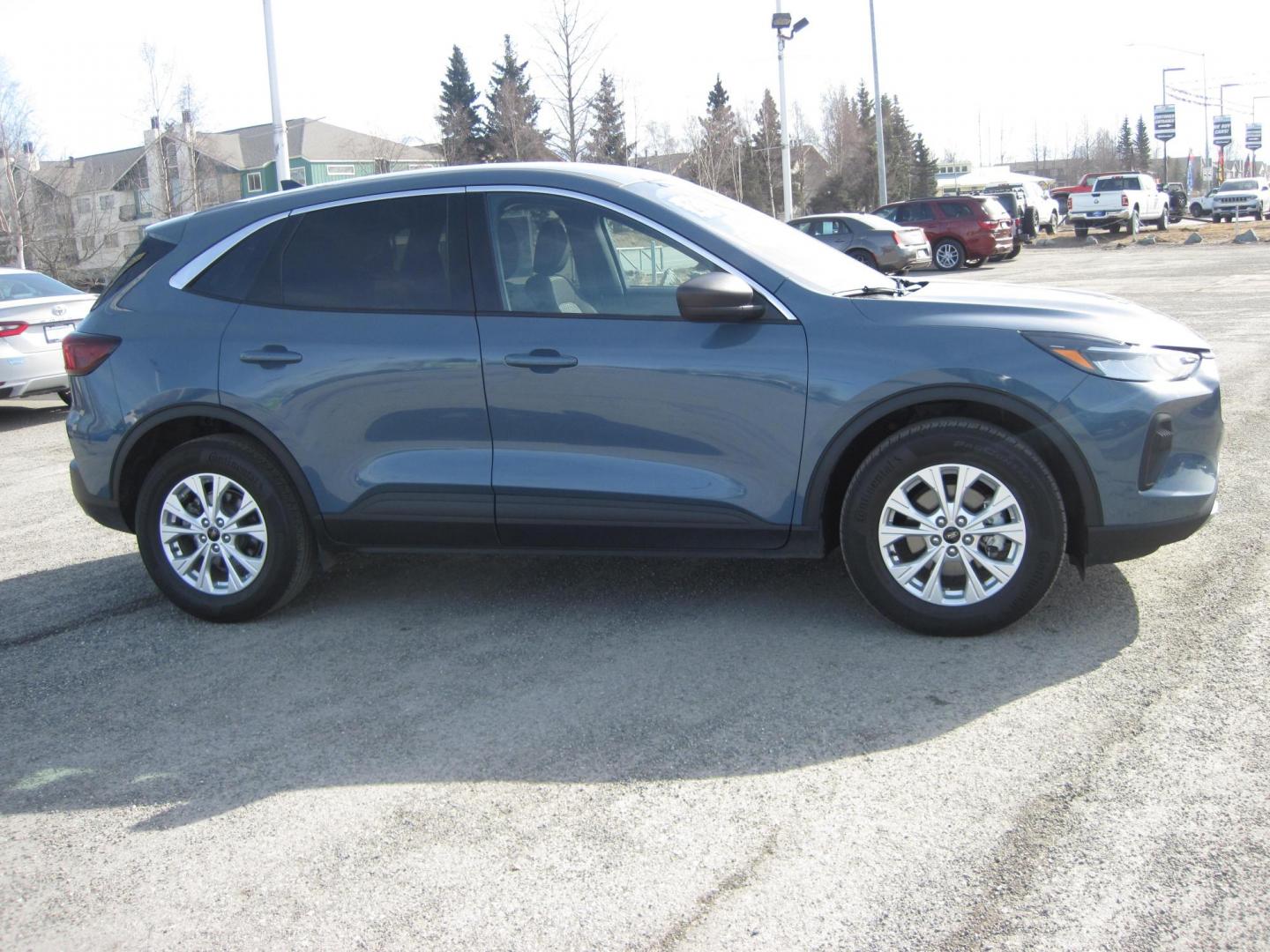 2023 blue /black Ford Escape Active AWD (1FMCU9GN8PU) with an 1.5L L3 engine, 8A transmission, located at 9530 Old Seward Highway, Anchorage, AK, 99515, (907) 349-3343, 61.134140, -149.865570 - Nice Ford Escape Active sport, awd come take a test drive. - Photo#2