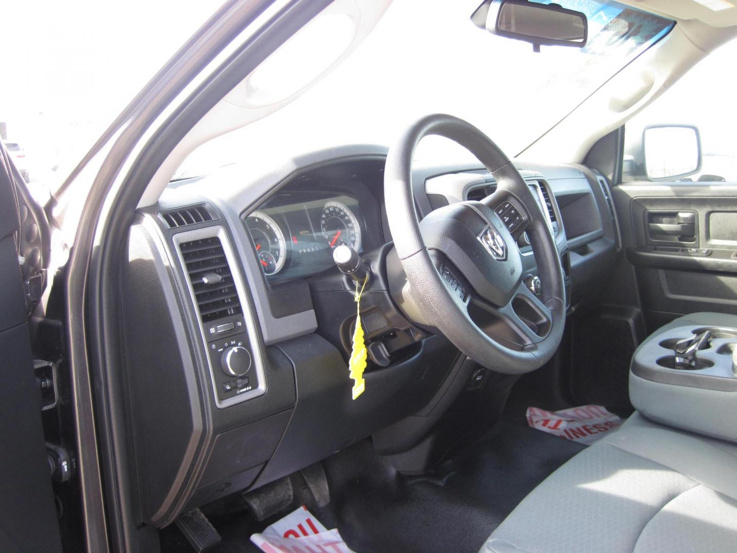 2016 gray /gray RAM 1500 Tradesman Quad Cab 4WD (1C6RR7FG5GS) with an 3.6L V6 DOHC 24V FFV engine, 6A transmission, located at 9530 Old Seward Highway, Anchorage, AK, 99515, (907) 349-3343, 61.134140, -149.865570 - Low Miles on this 2016 Dodge Ram 1500 4x4 come take a test drive - Photo#7